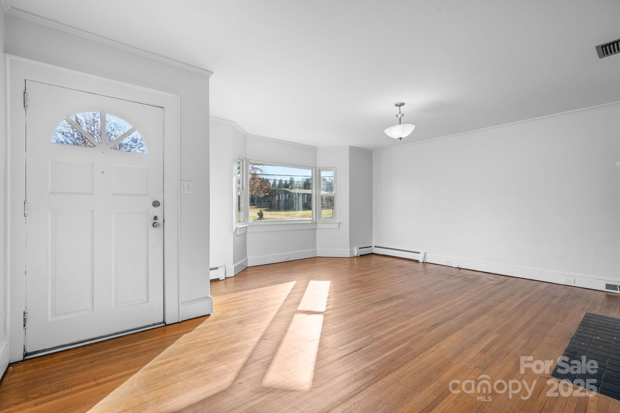 313 17th Street NW — Hickory