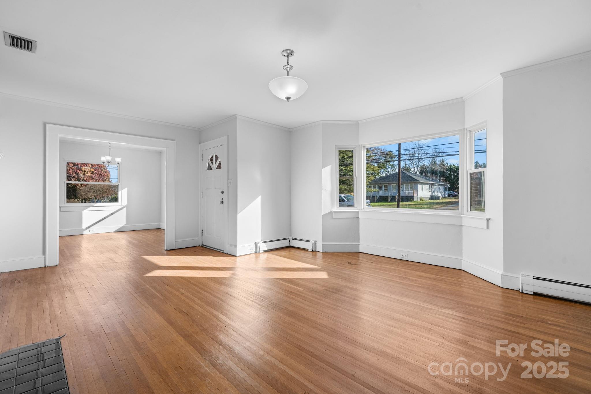 313 17th Street NW — Hickory