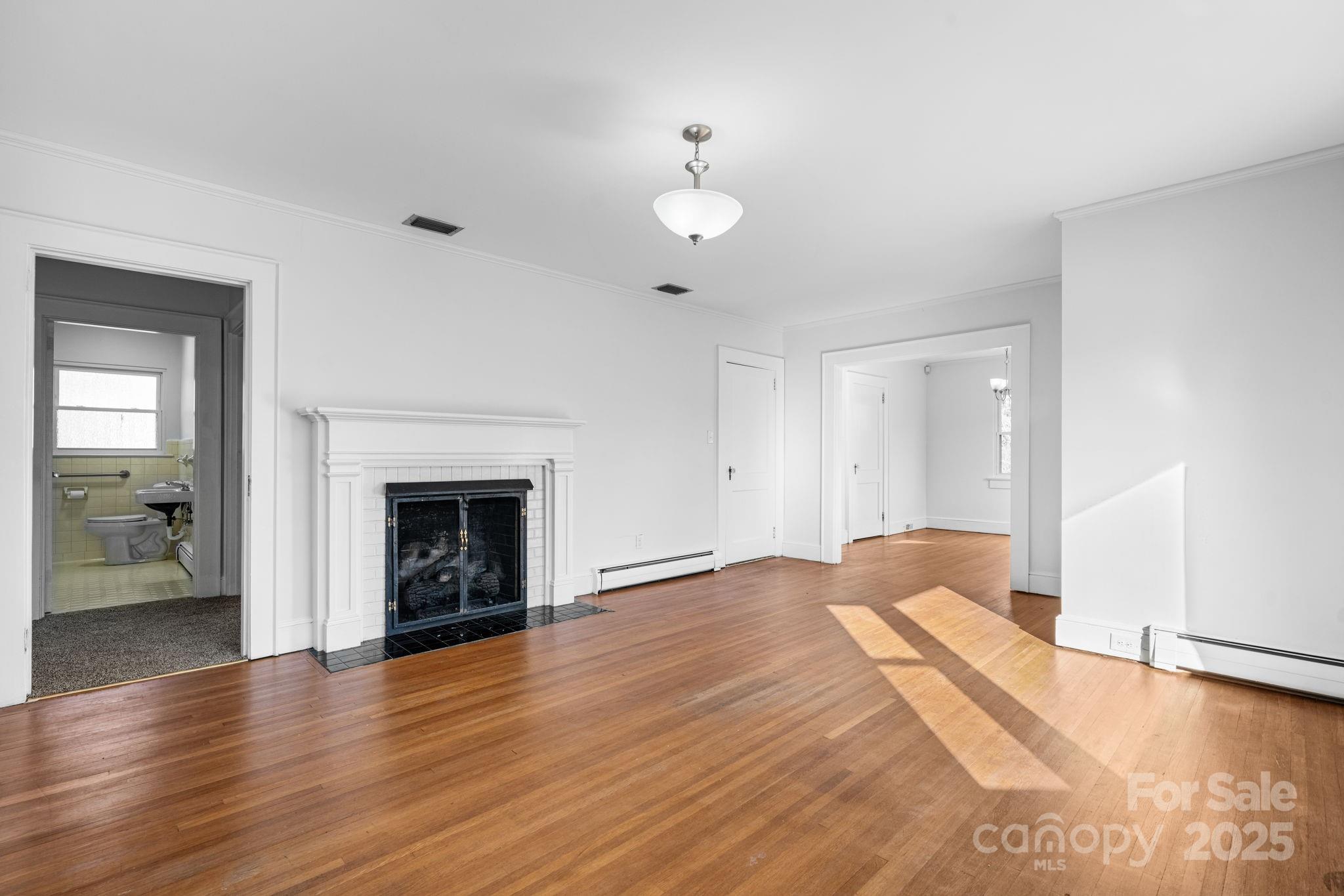 313 17th Street NW — Hickory