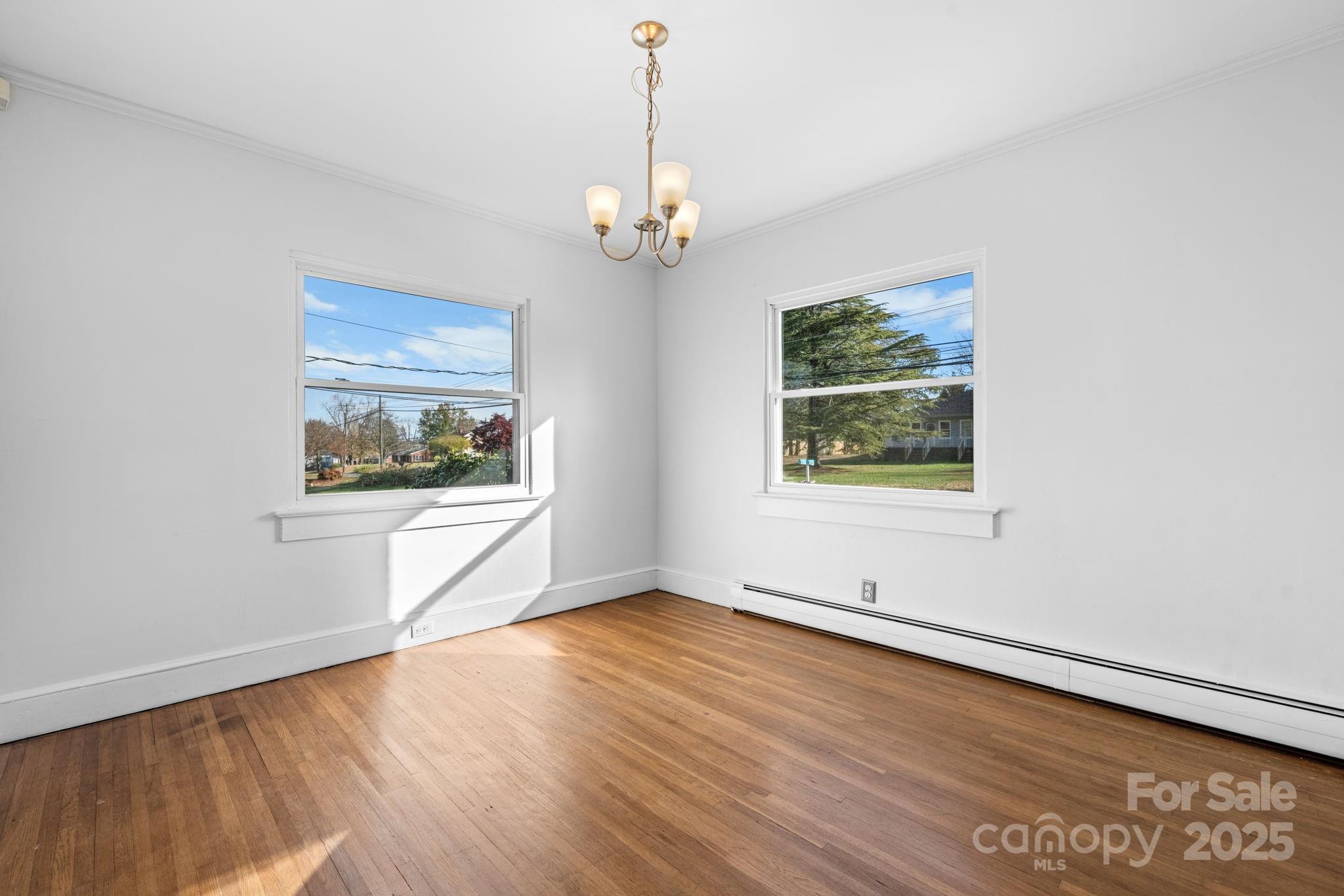 313 17th Street NW — Hickory