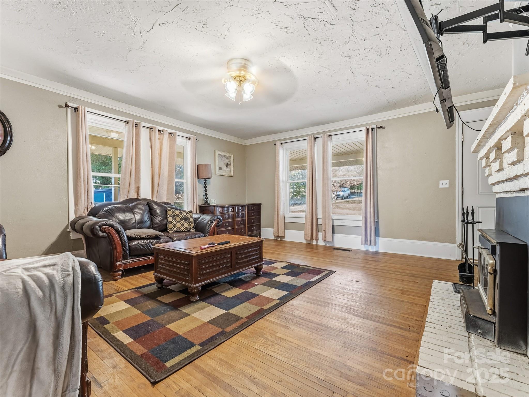 411 Walker Street — Columbus