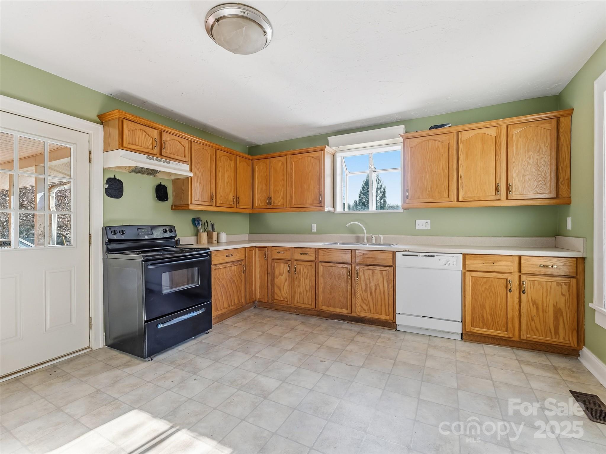 411 Walker Street — Columbus