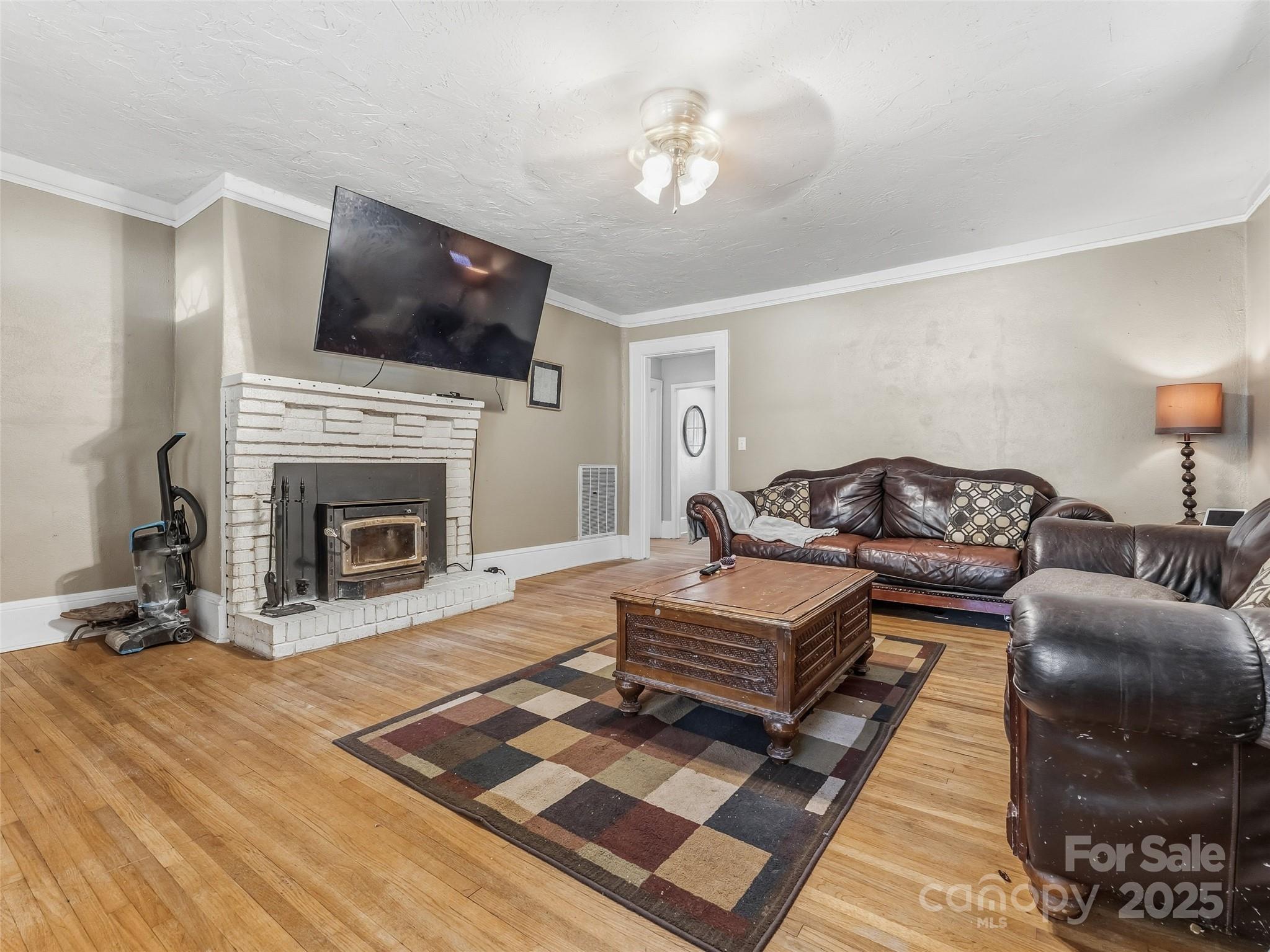 411 Walker Street — Columbus