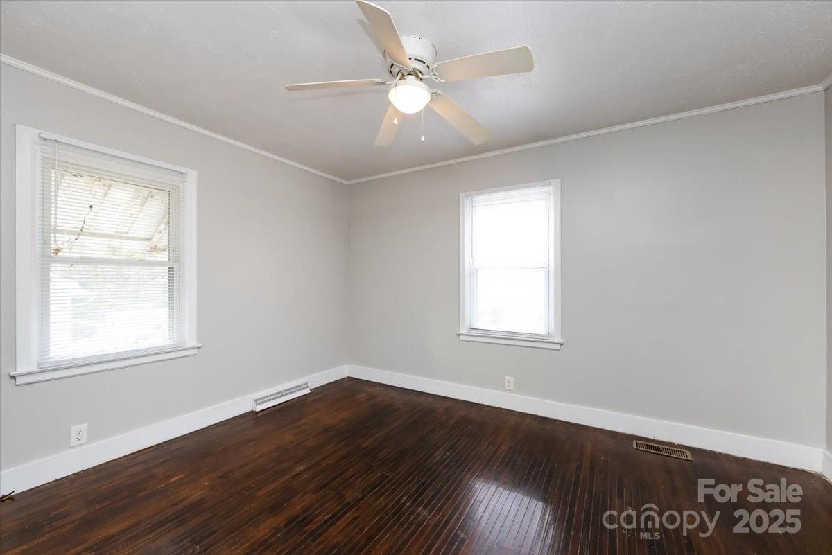 1027 Holland Avenue — Gastonia