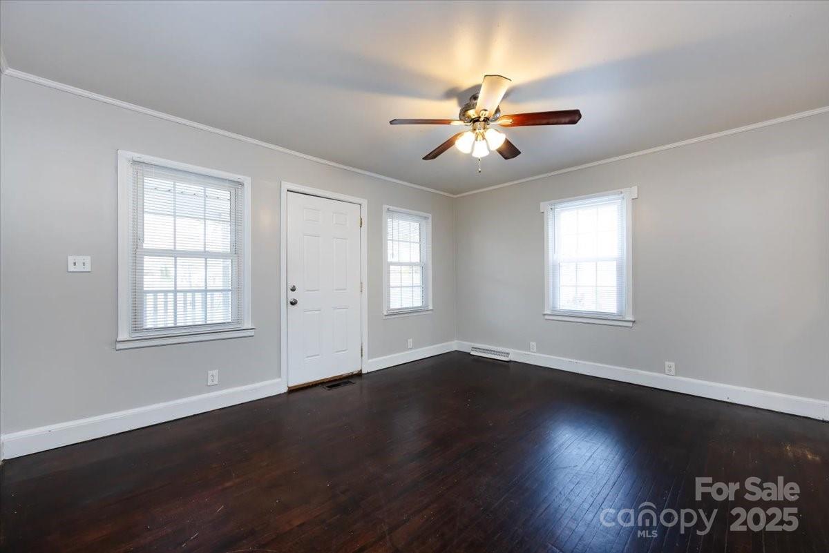 1027 Holland Avenue — Gastonia