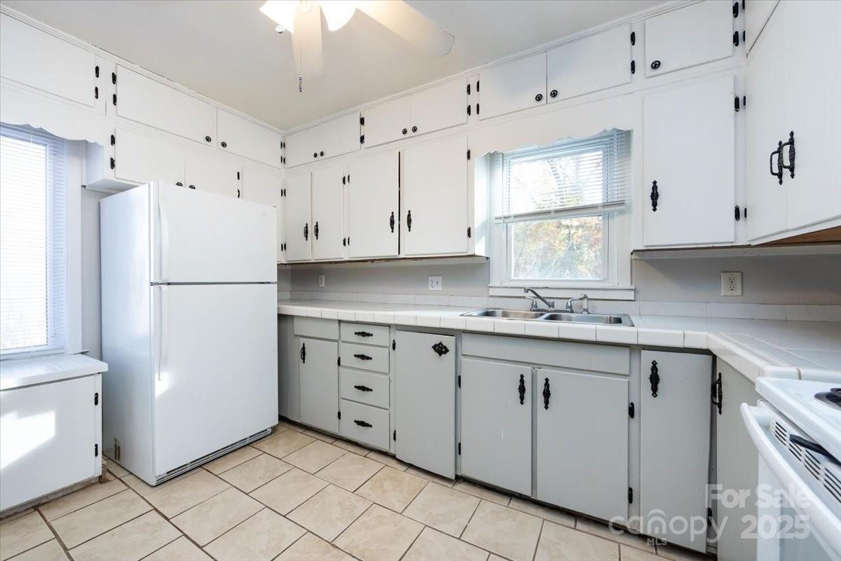 1027 Holland Avenue — Gastonia
