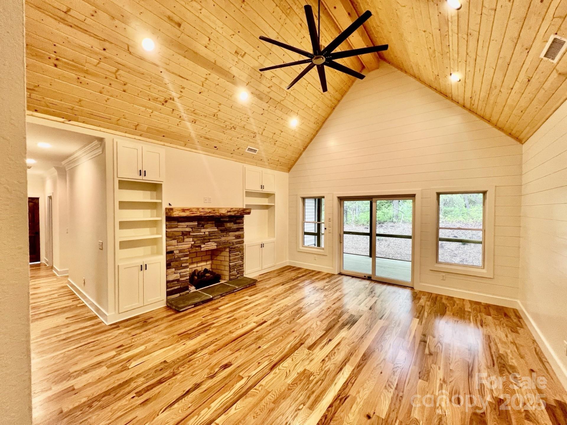 5039 Connestee Trail — Brevard