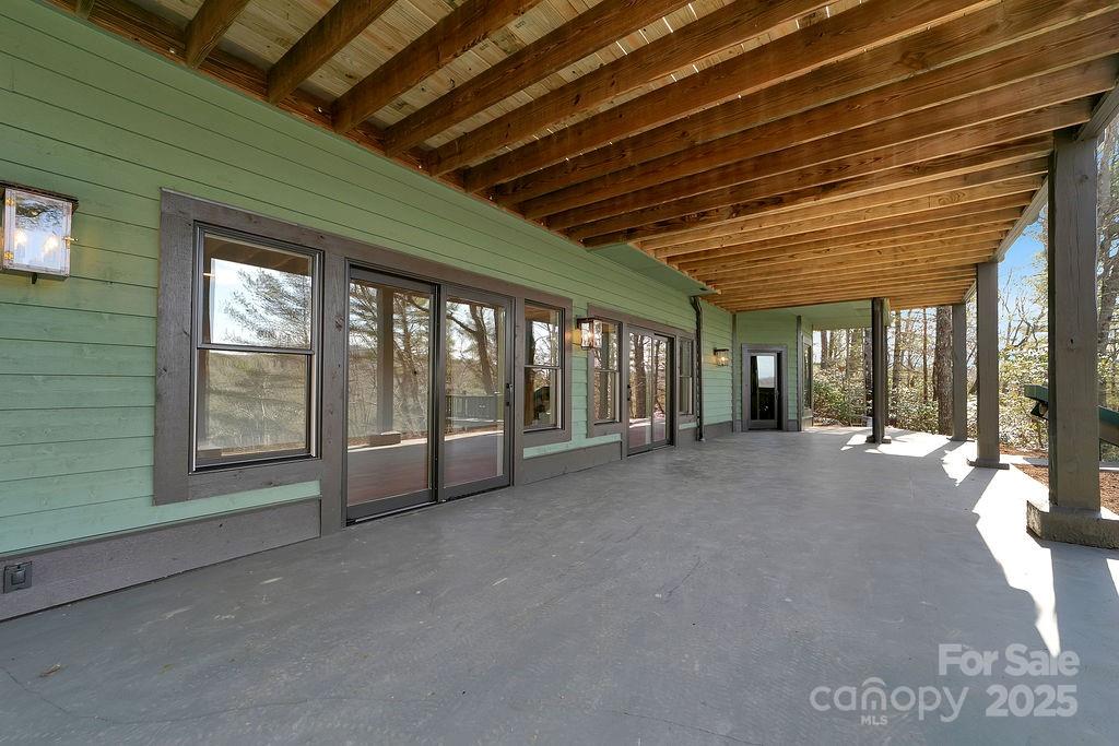 5039 Connestee Trail — Brevard