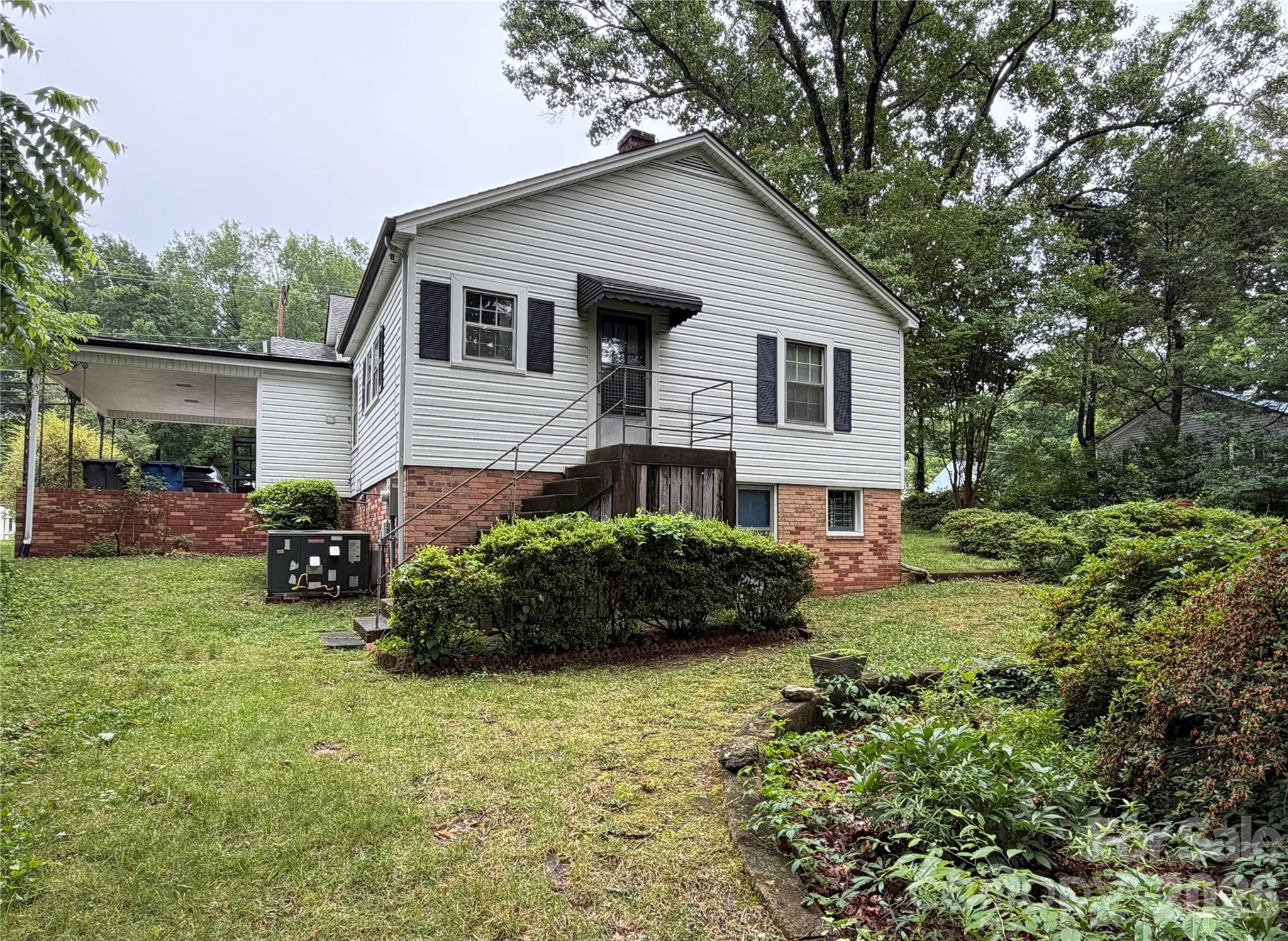 538 Salisbury Road — Statesville