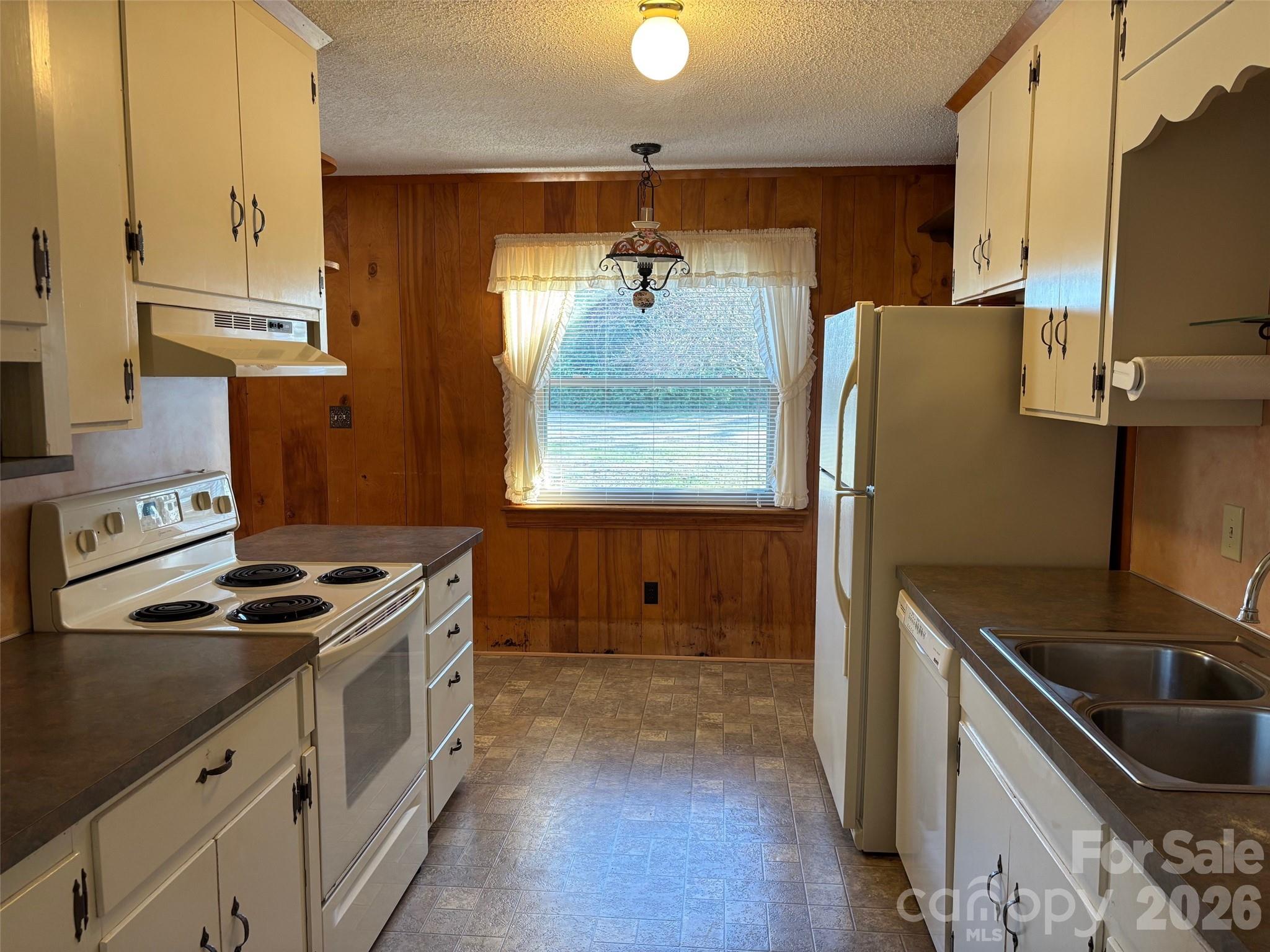 150 Old Georgia Road — Statesville