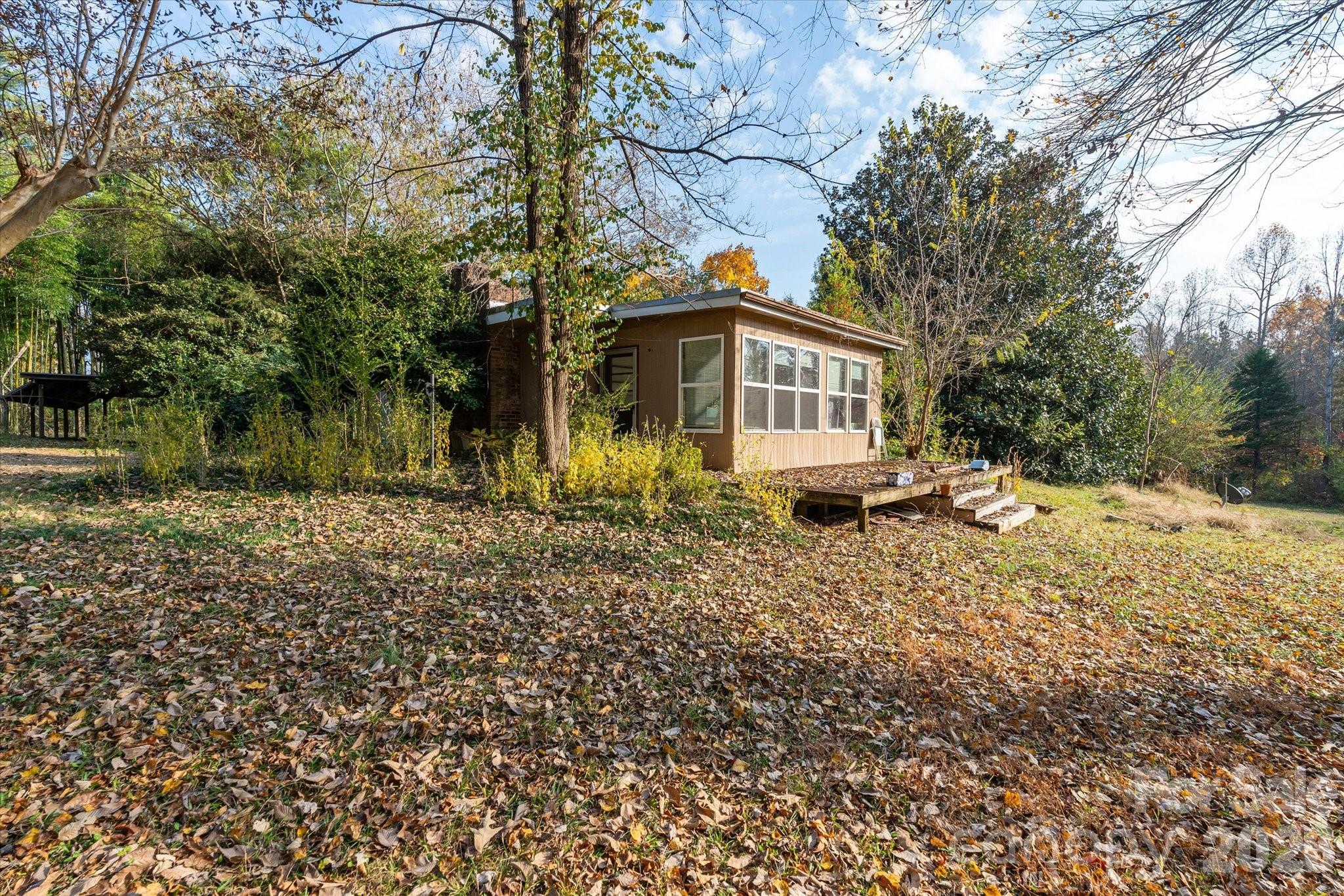 1888 Pea Ridge Road — Mill Spring