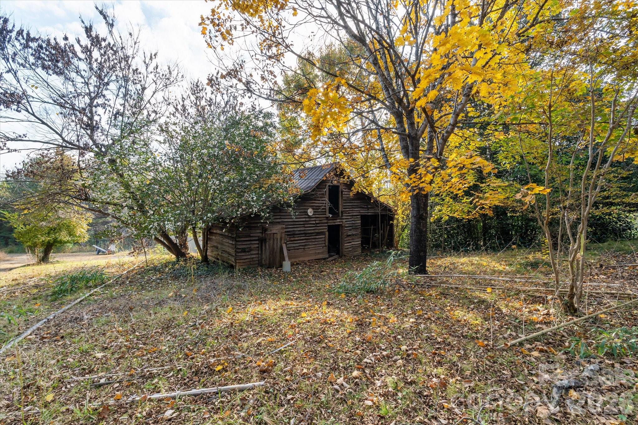 1888 Pea Ridge Road — Mill Spring