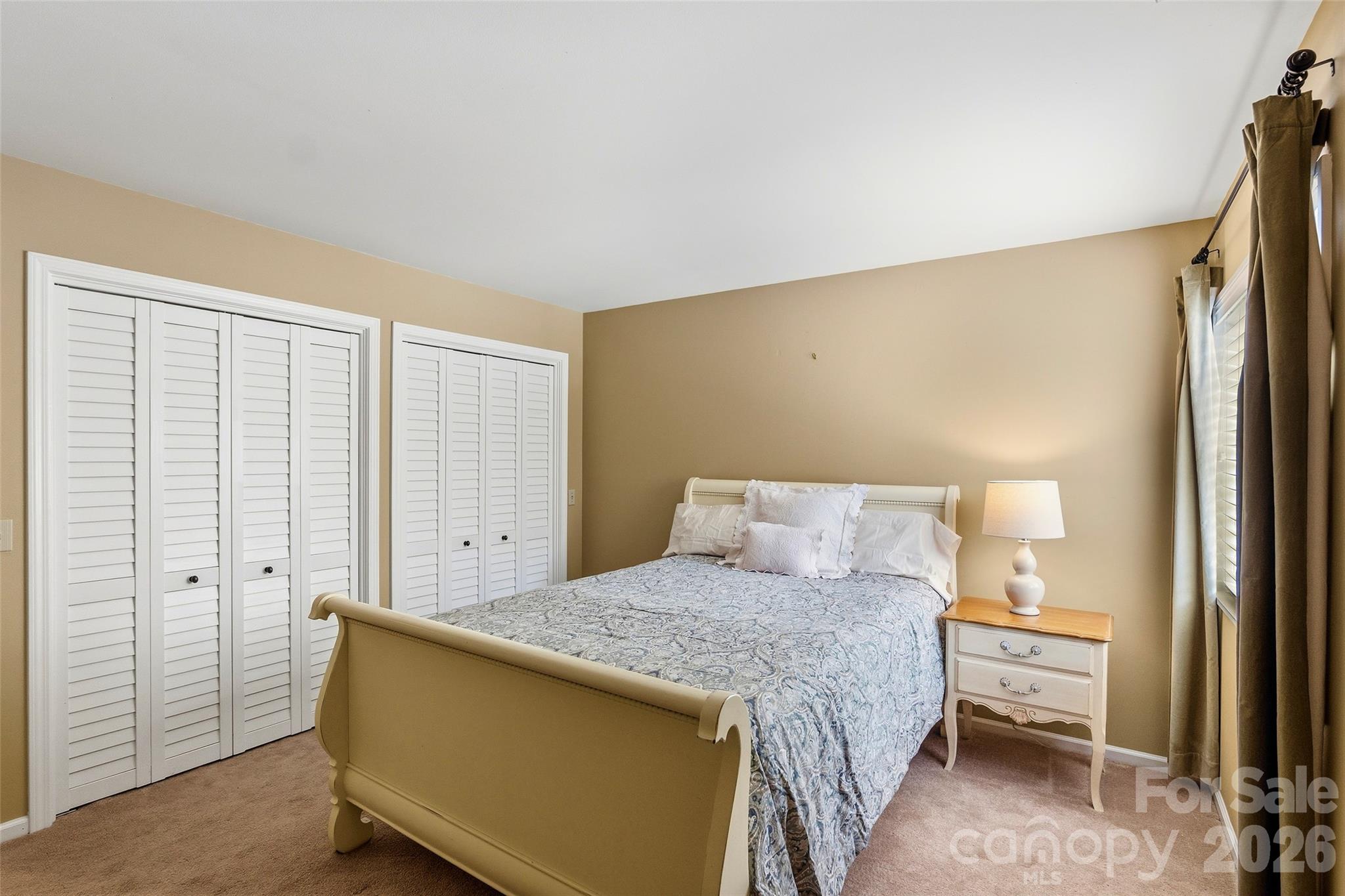 16 Lakemoor Lane — Hendersonville
