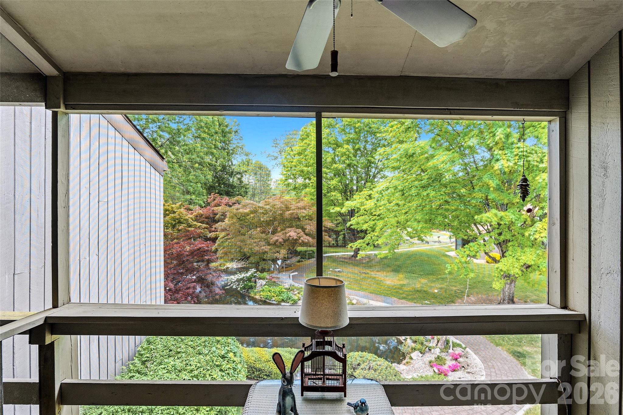 16 Lakemoor Lane — Hendersonville