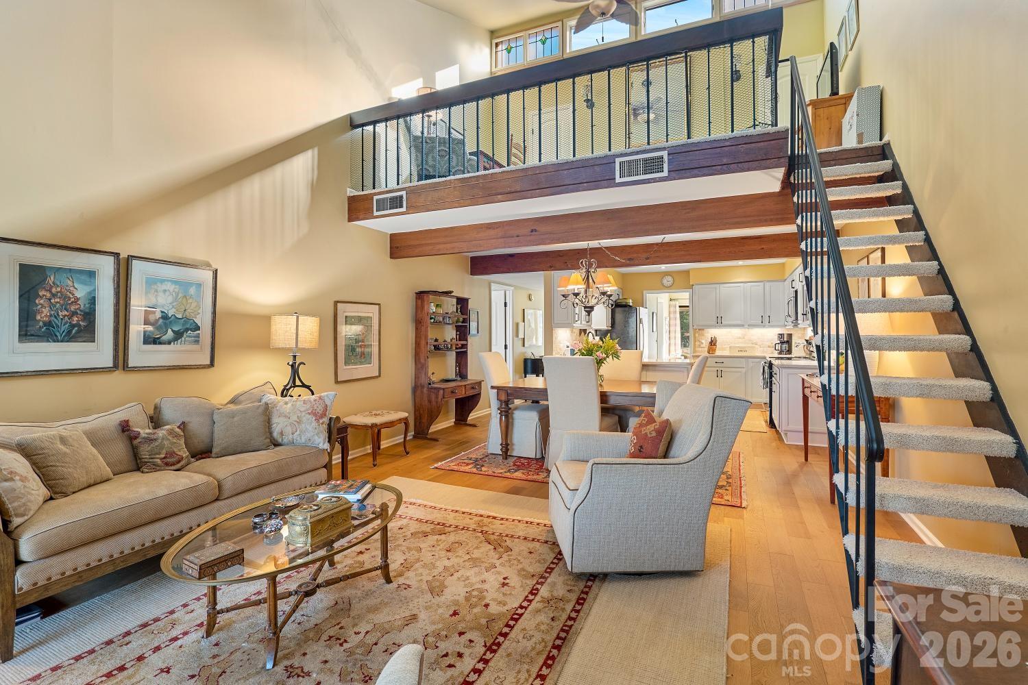16 Lakemoor Lane — Hendersonville
