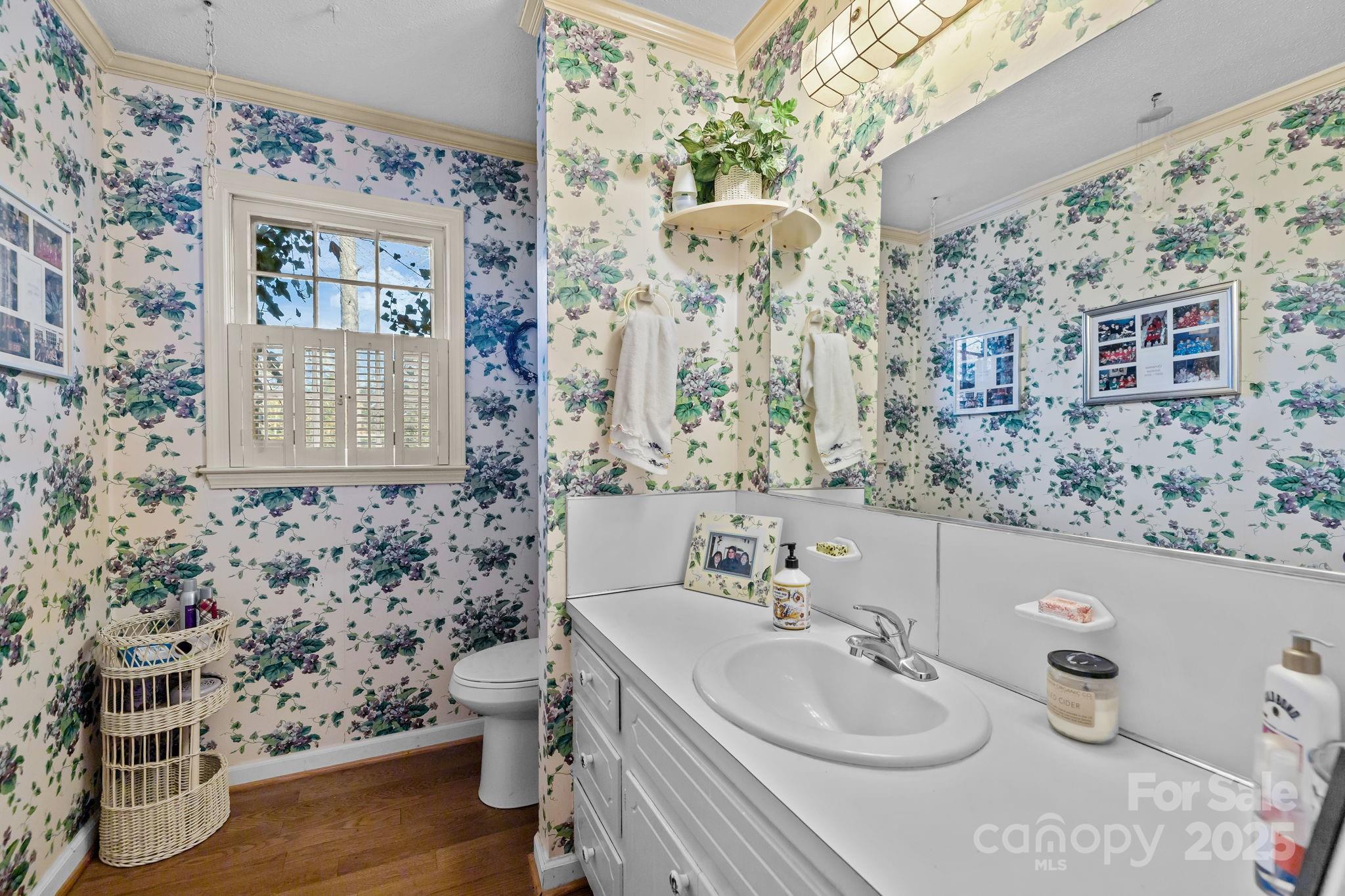 1214 Hawthorne Road — Lancaster