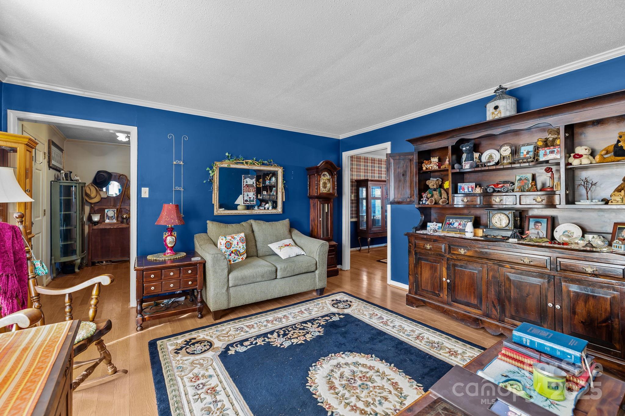 1214 Hawthorne Road — Lancaster