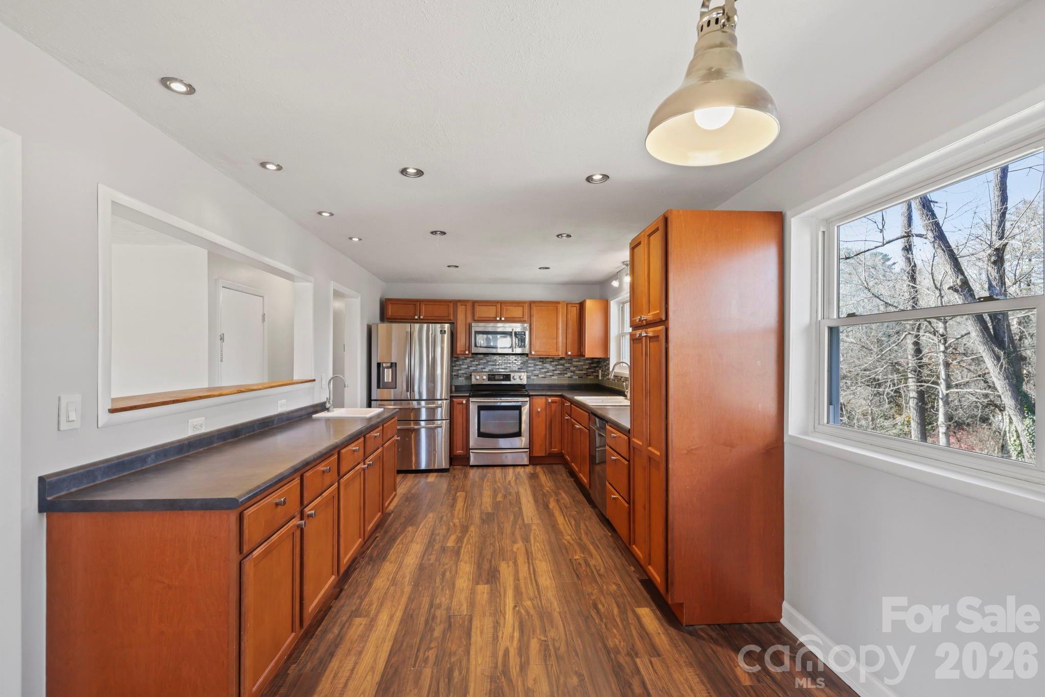 68 Lisam Way — Etowah