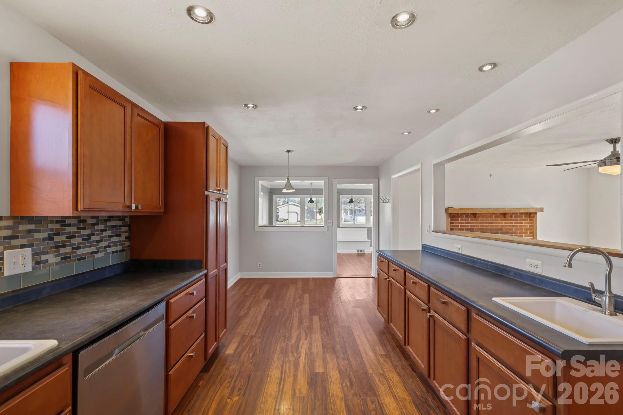 68 Lisam Way — Etowah