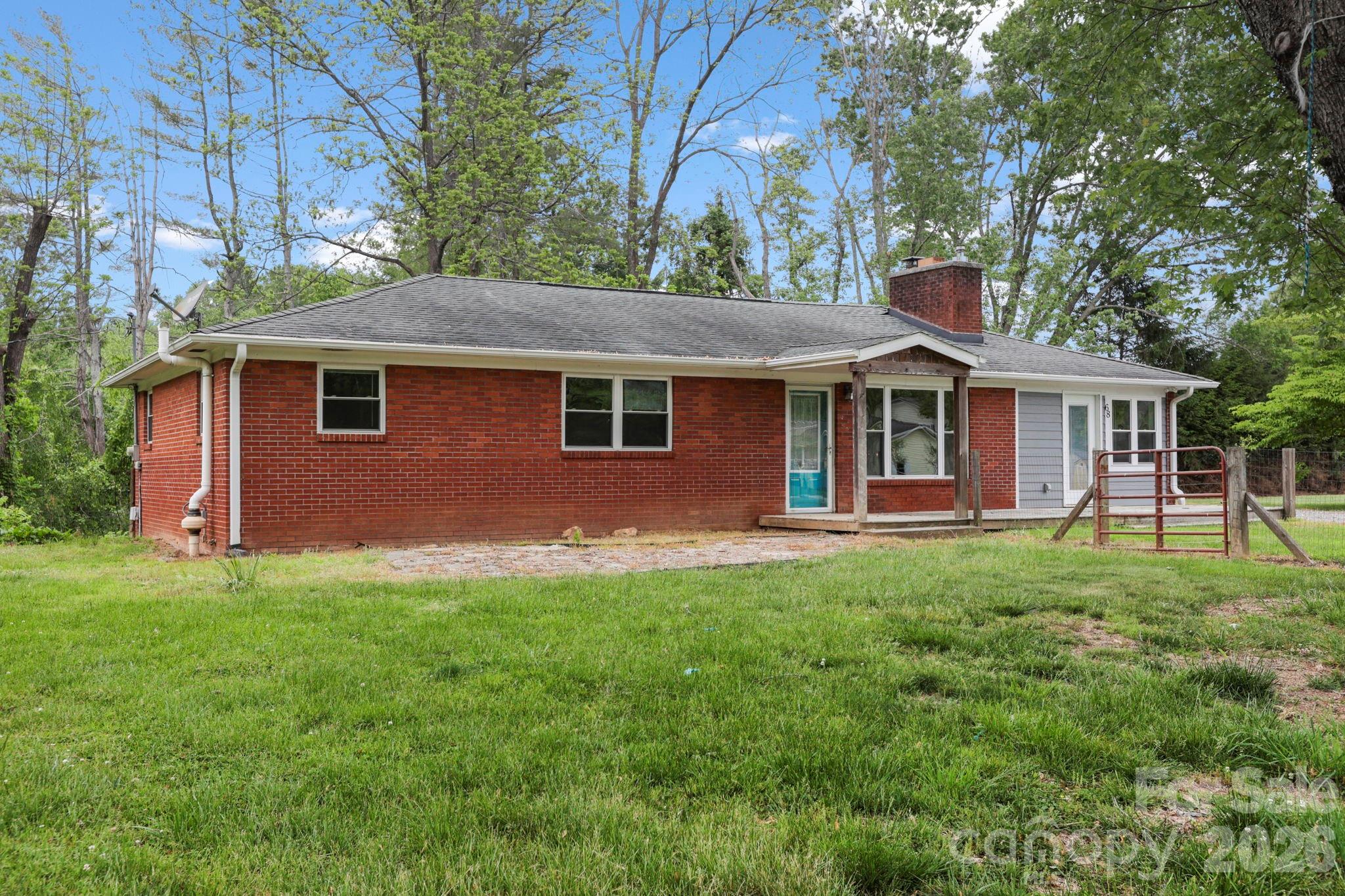 68 Lisam Way — Etowah