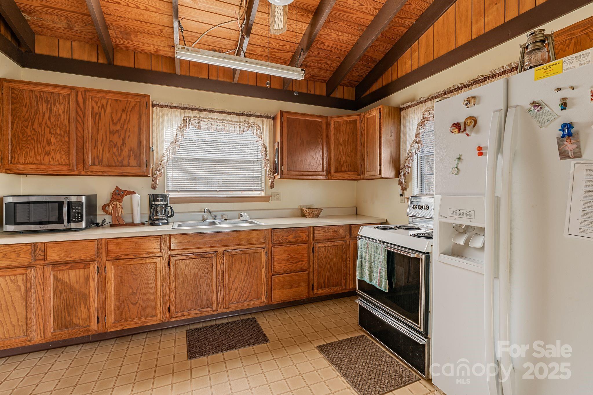 2650 Secluded Valley Road — Marshall