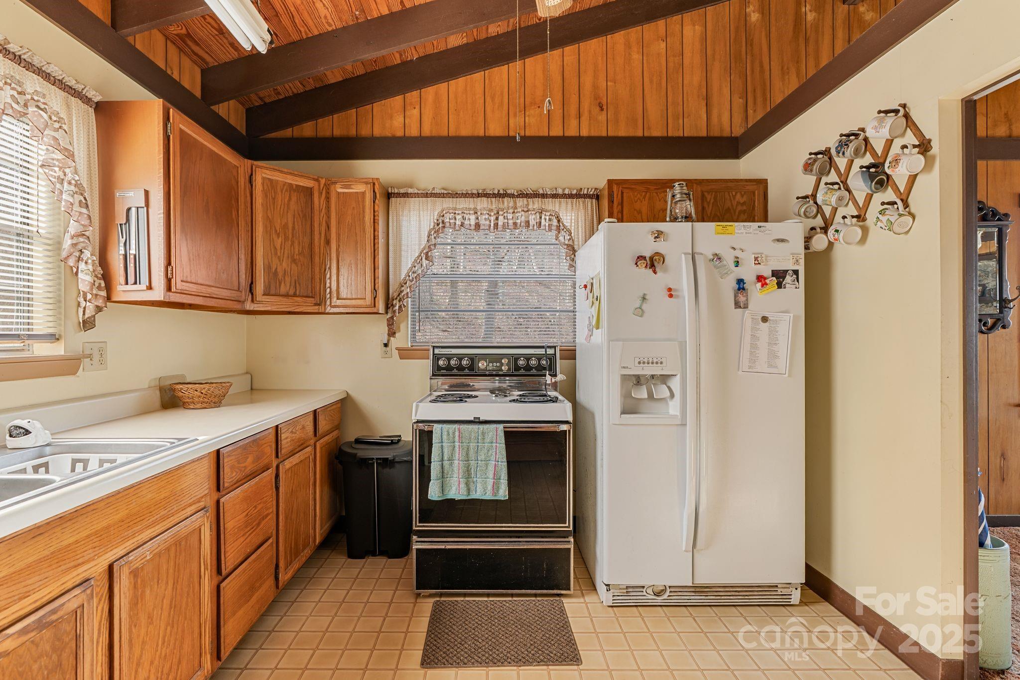 2650 Secluded Valley Road — Marshall
