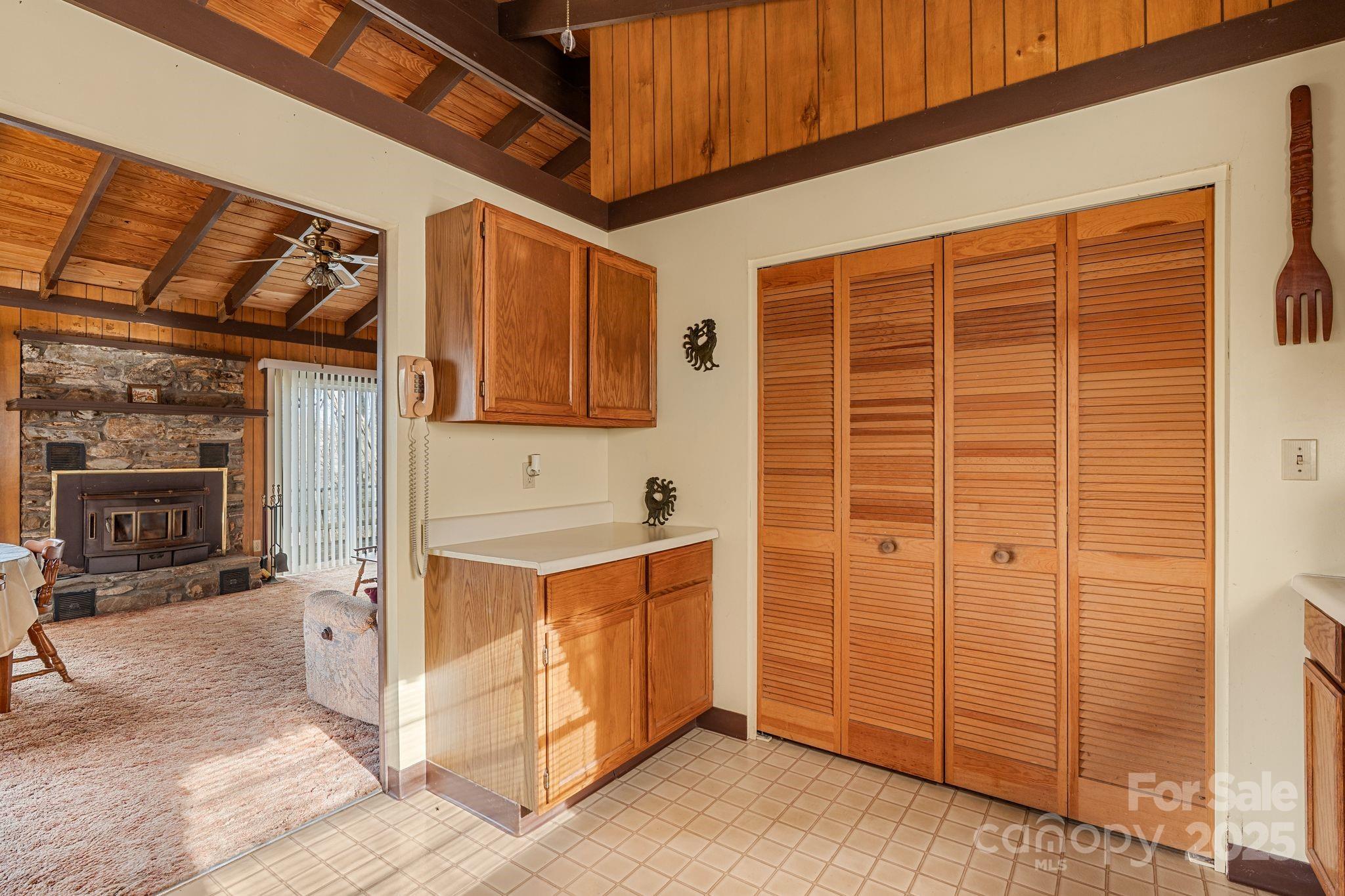 2650 Secluded Valley Road — Marshall
