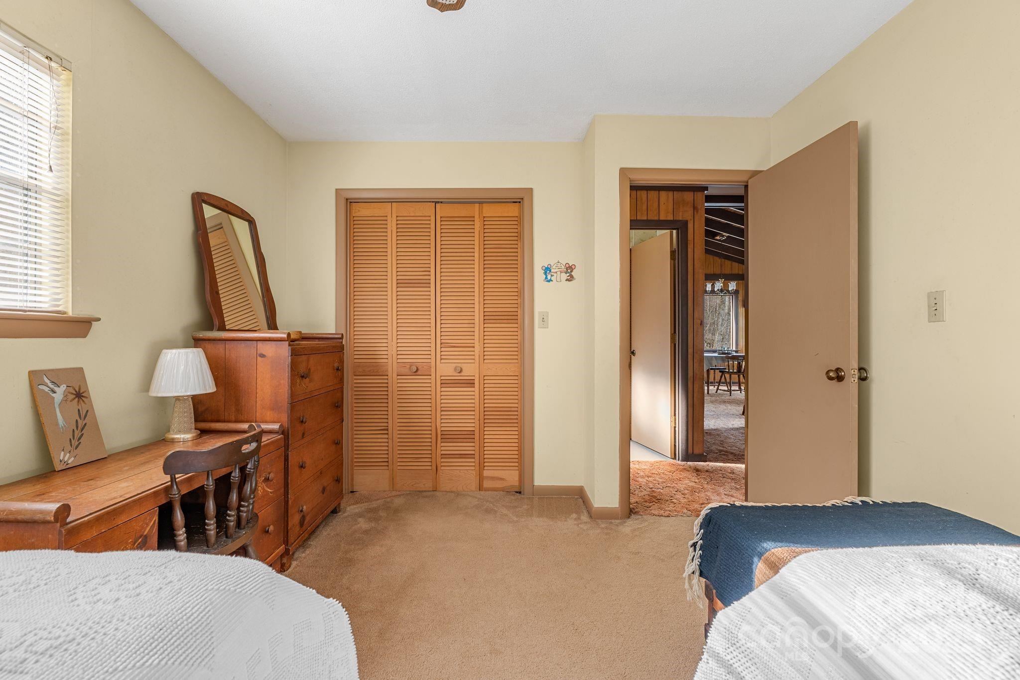 2650 Secluded Valley Road — Marshall