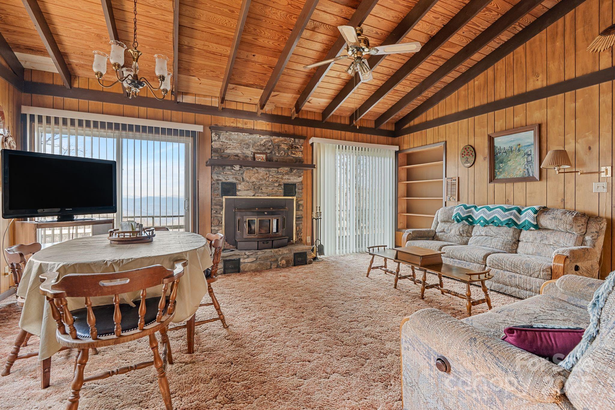 2650 Secluded Valley Road — Marshall