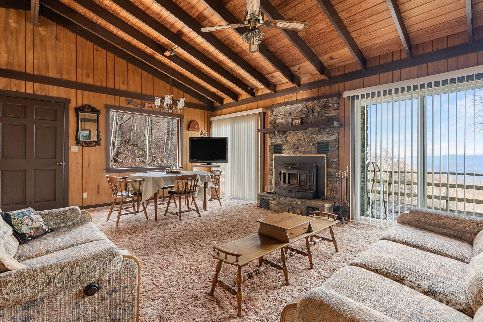 2650 Secluded Valley Road — Marshall
