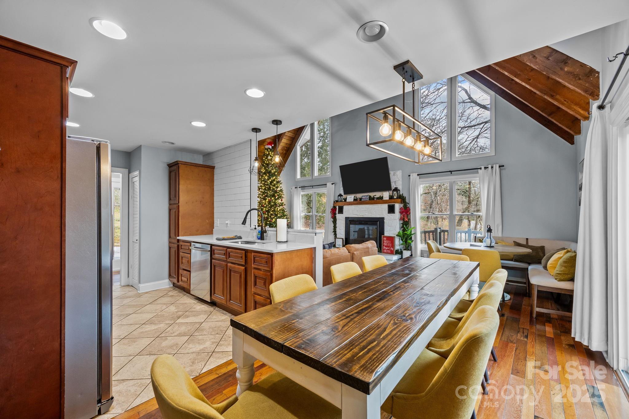 540 Toot Hollow Road — Bryson City