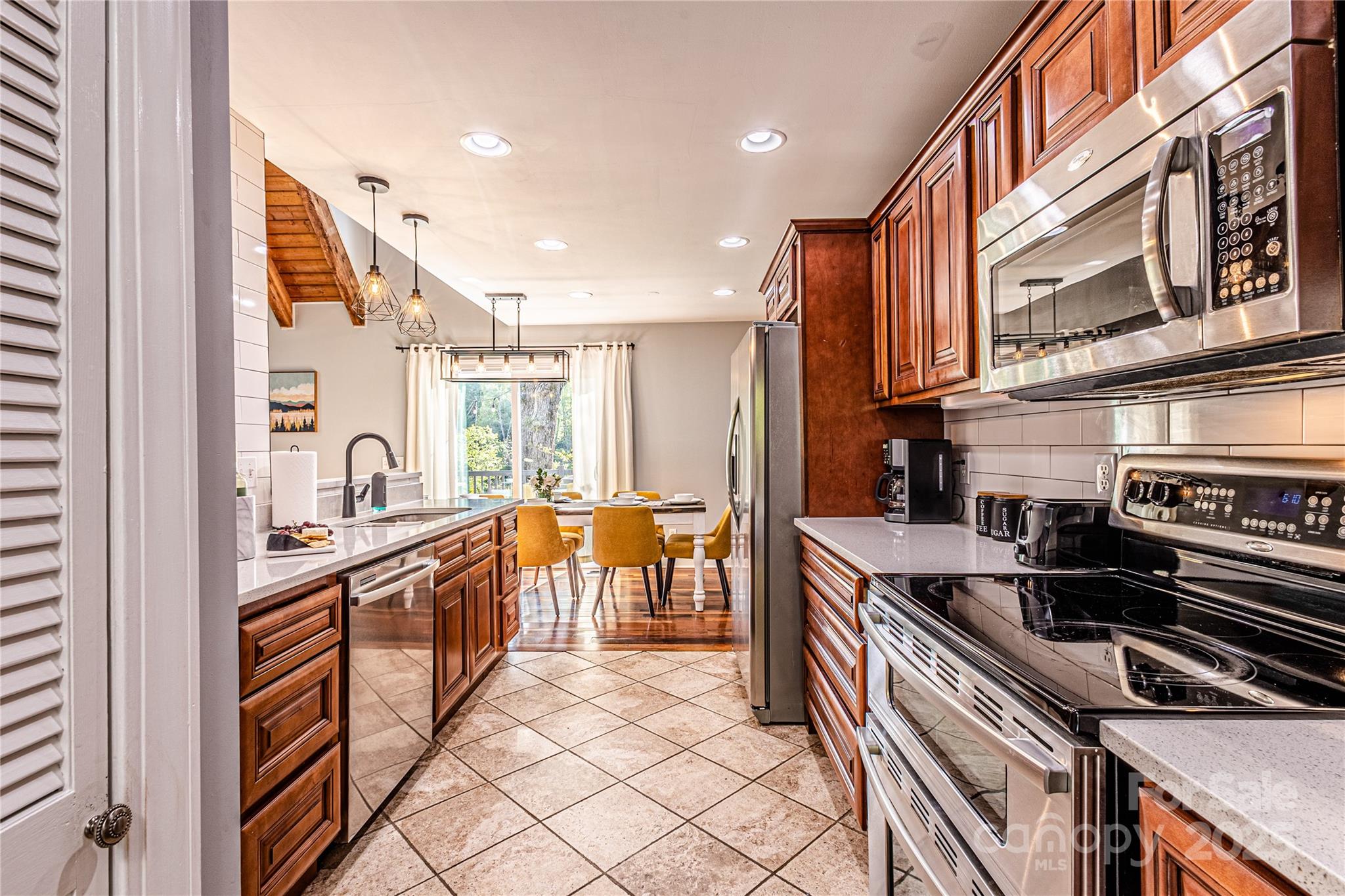 540 Toot Hollow Road — Bryson City