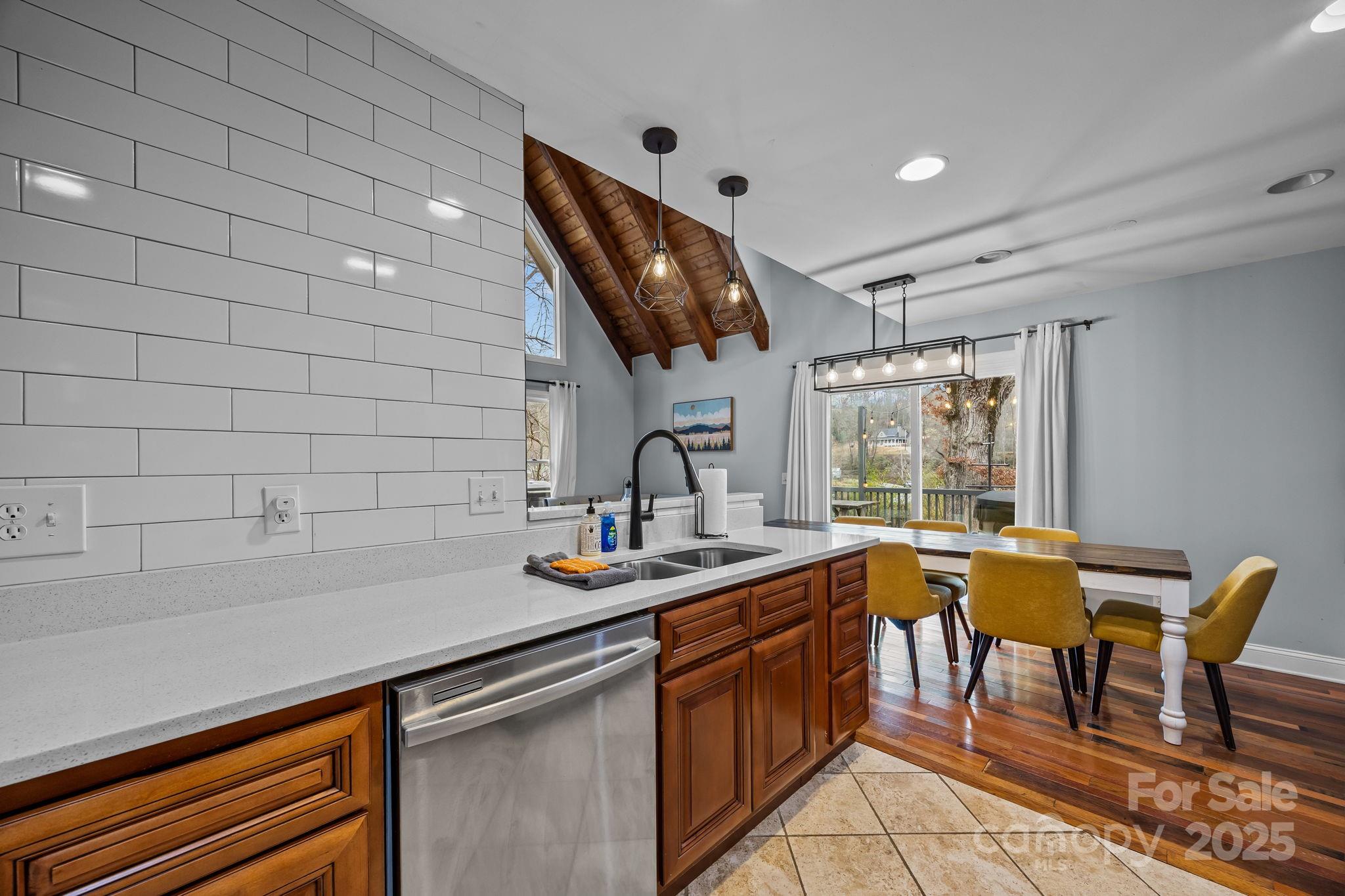 540 Toot Hollow Road — Bryson City