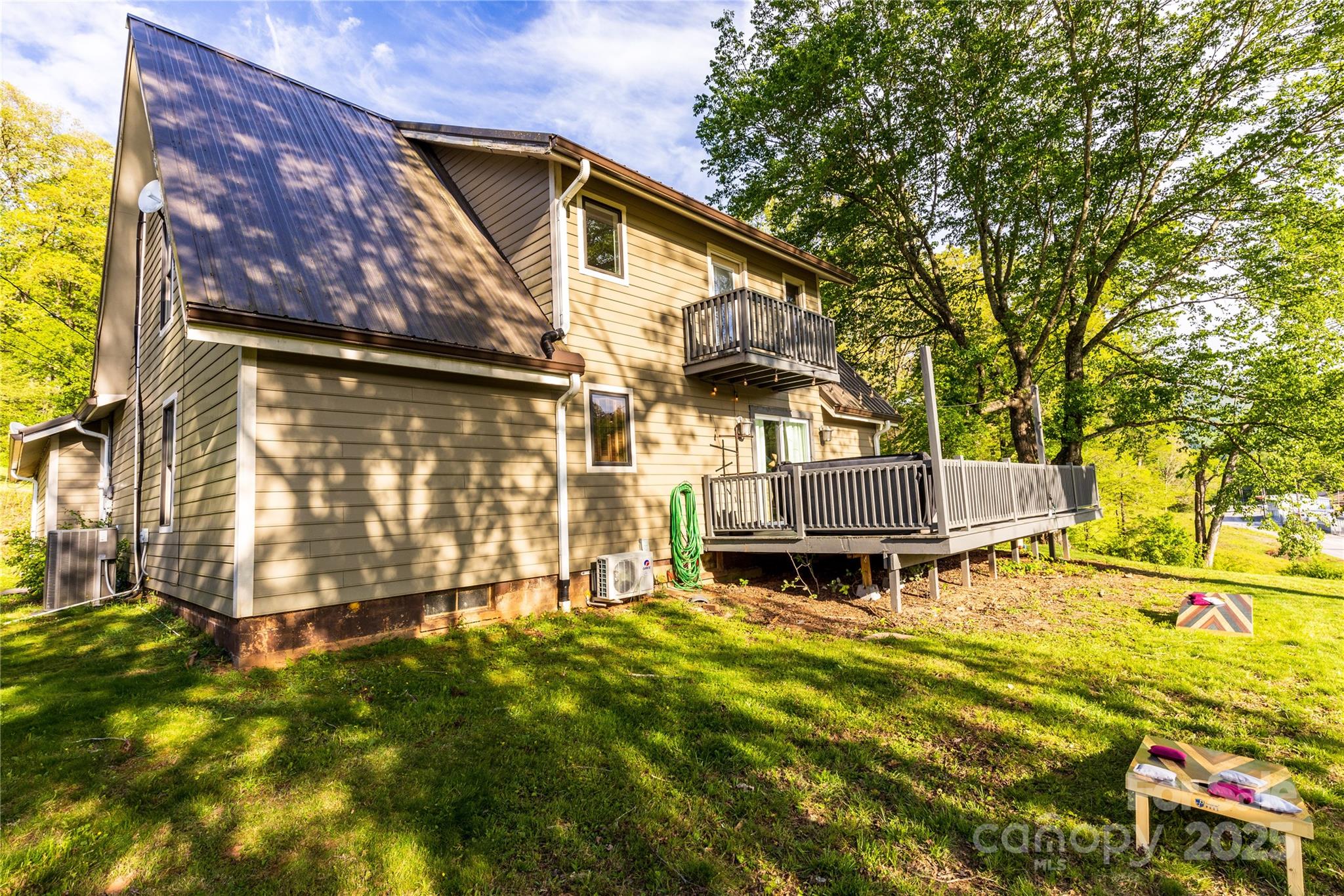 540 Toot Hollow Road — Bryson City