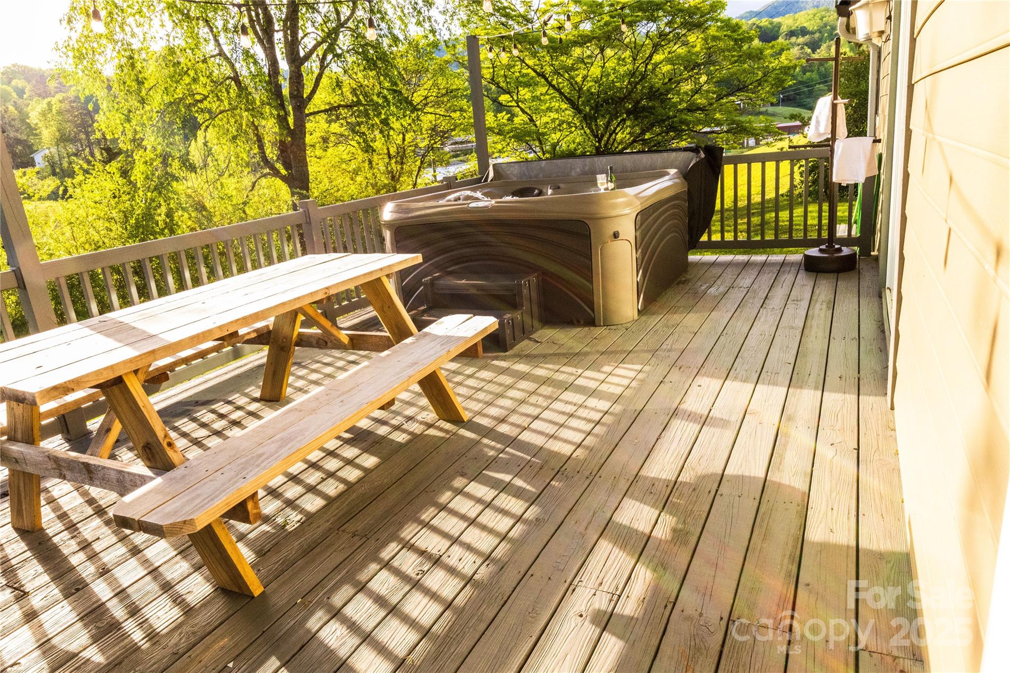 540 Toot Hollow Road — Bryson City