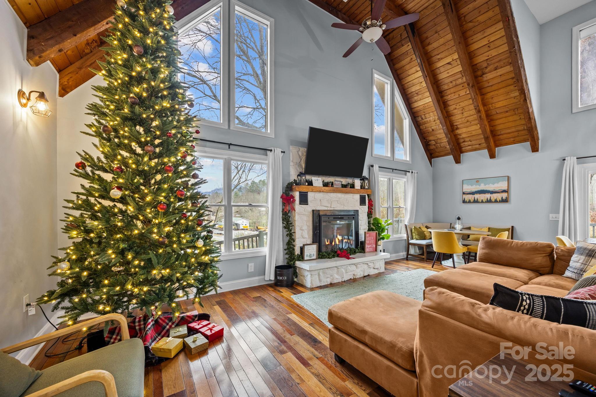 540 Toot Hollow Road — Bryson City