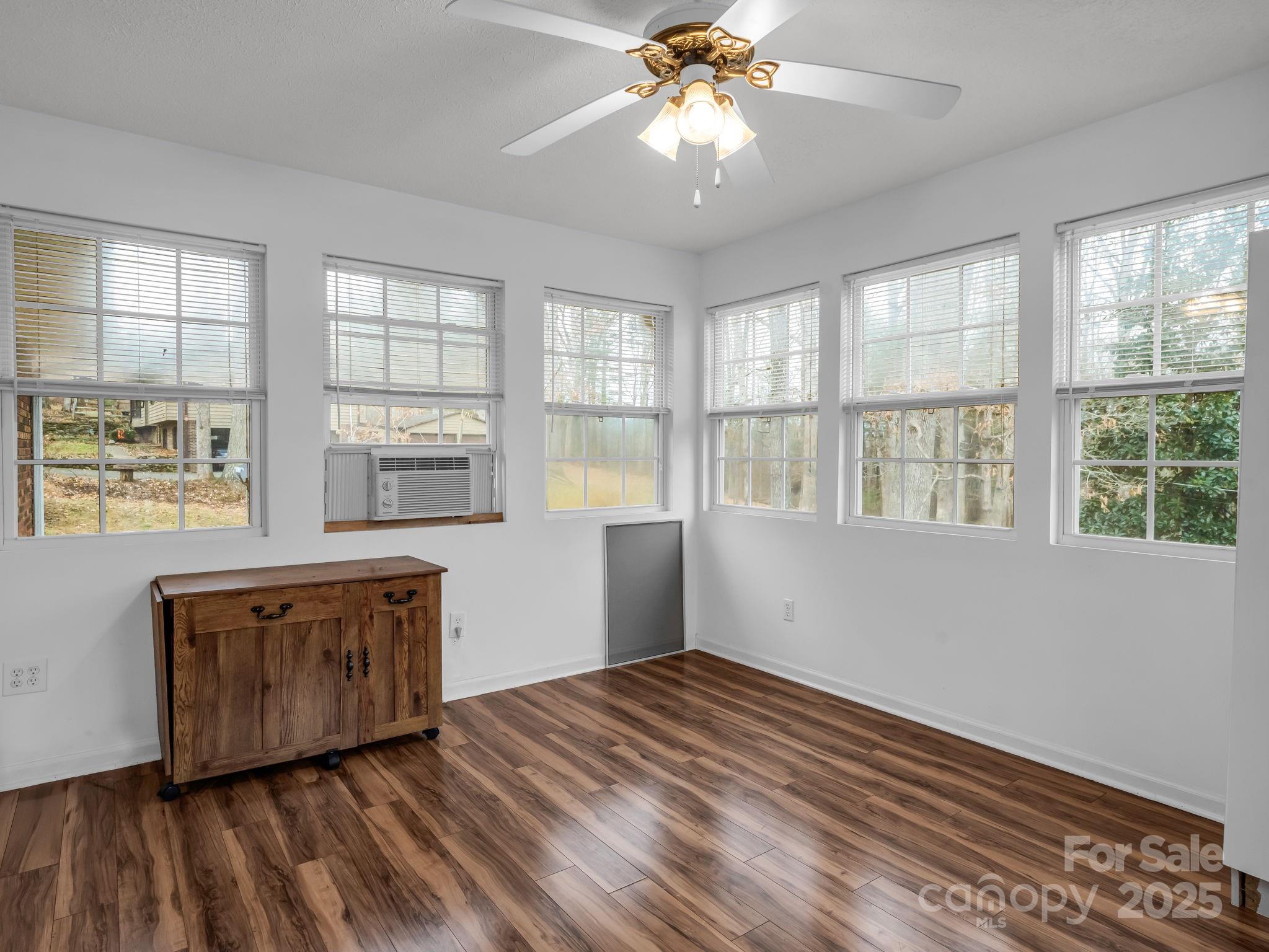 136 Old Tanglewood Trail — Hendersonville