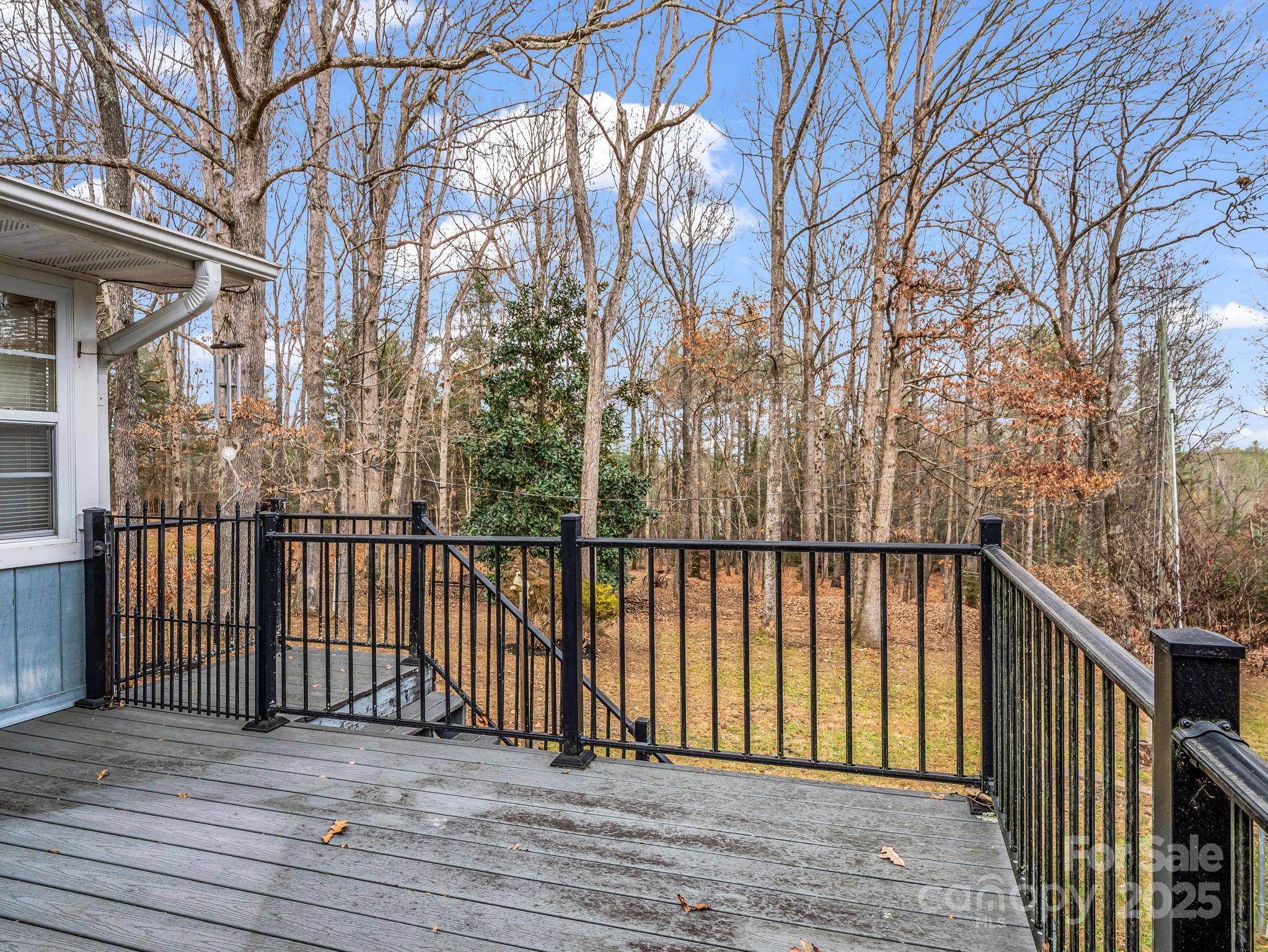 136 Old Tanglewood Trail — Hendersonville