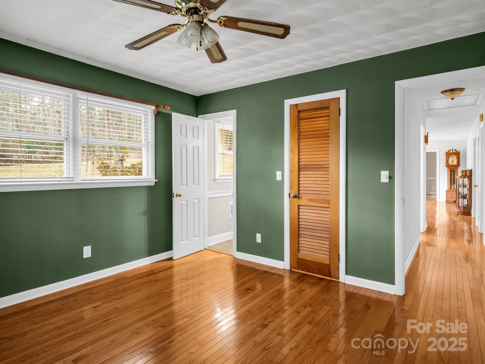 136 Old Tanglewood Trail — Hendersonville