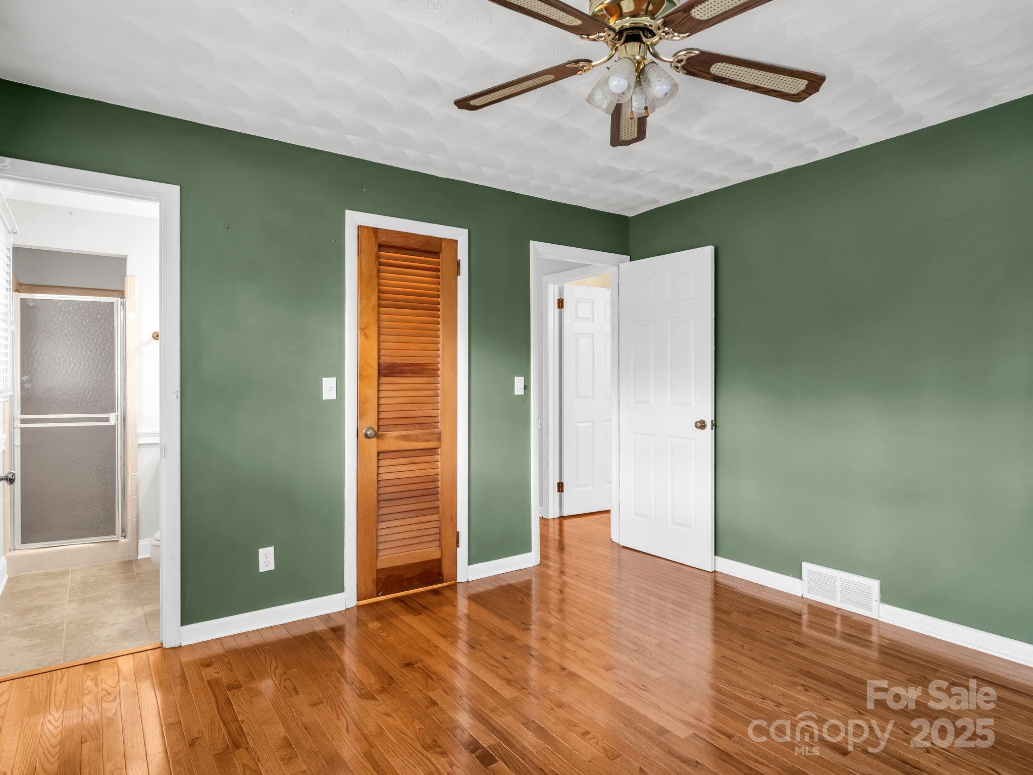 136 Old Tanglewood Trail — Hendersonville