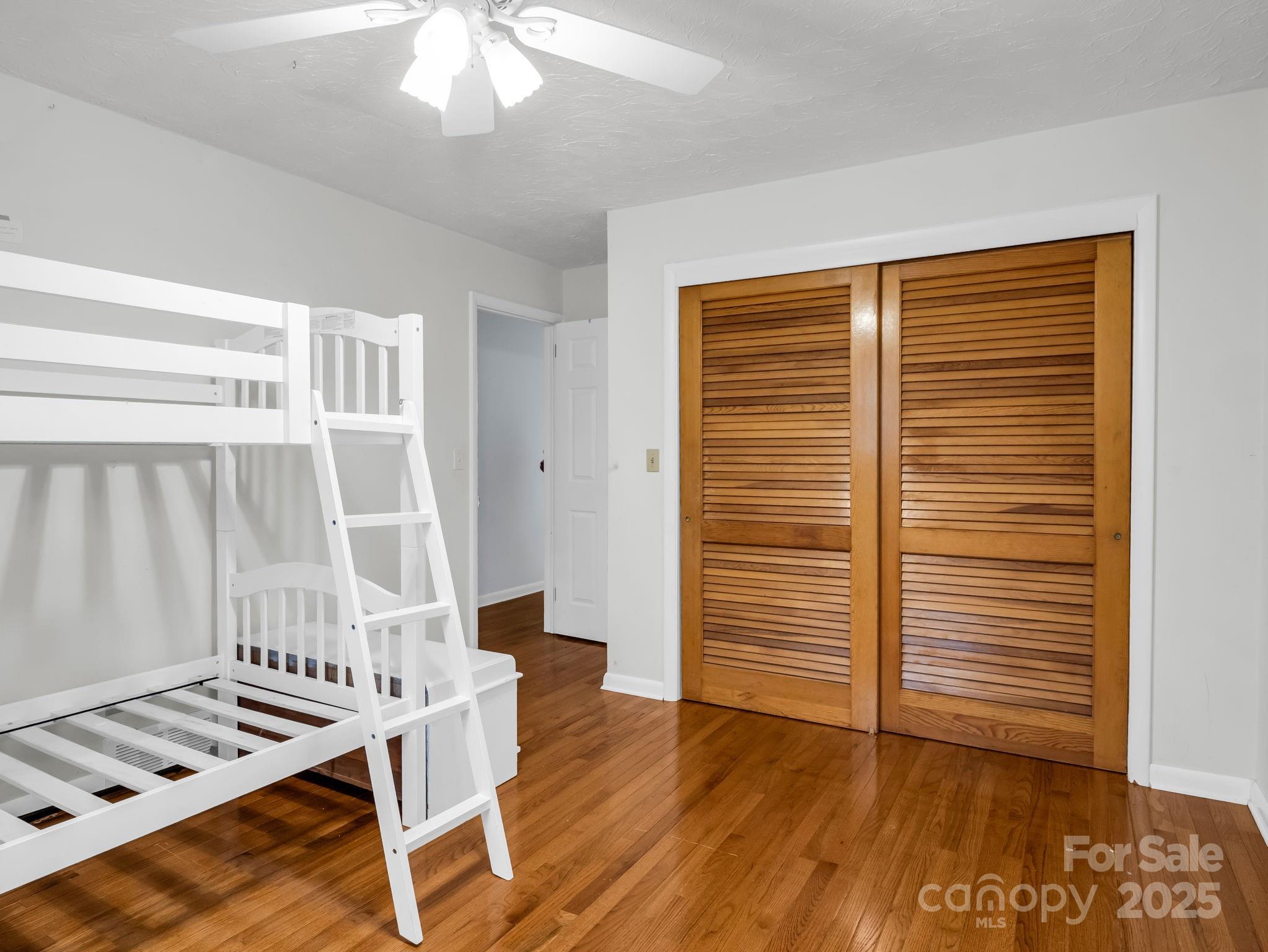 136 Old Tanglewood Trail — Hendersonville