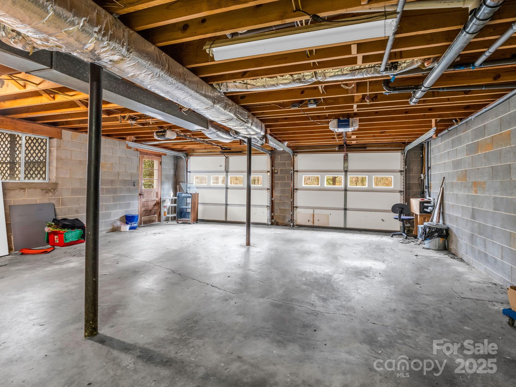 136 Old Tanglewood Trail — Hendersonville
