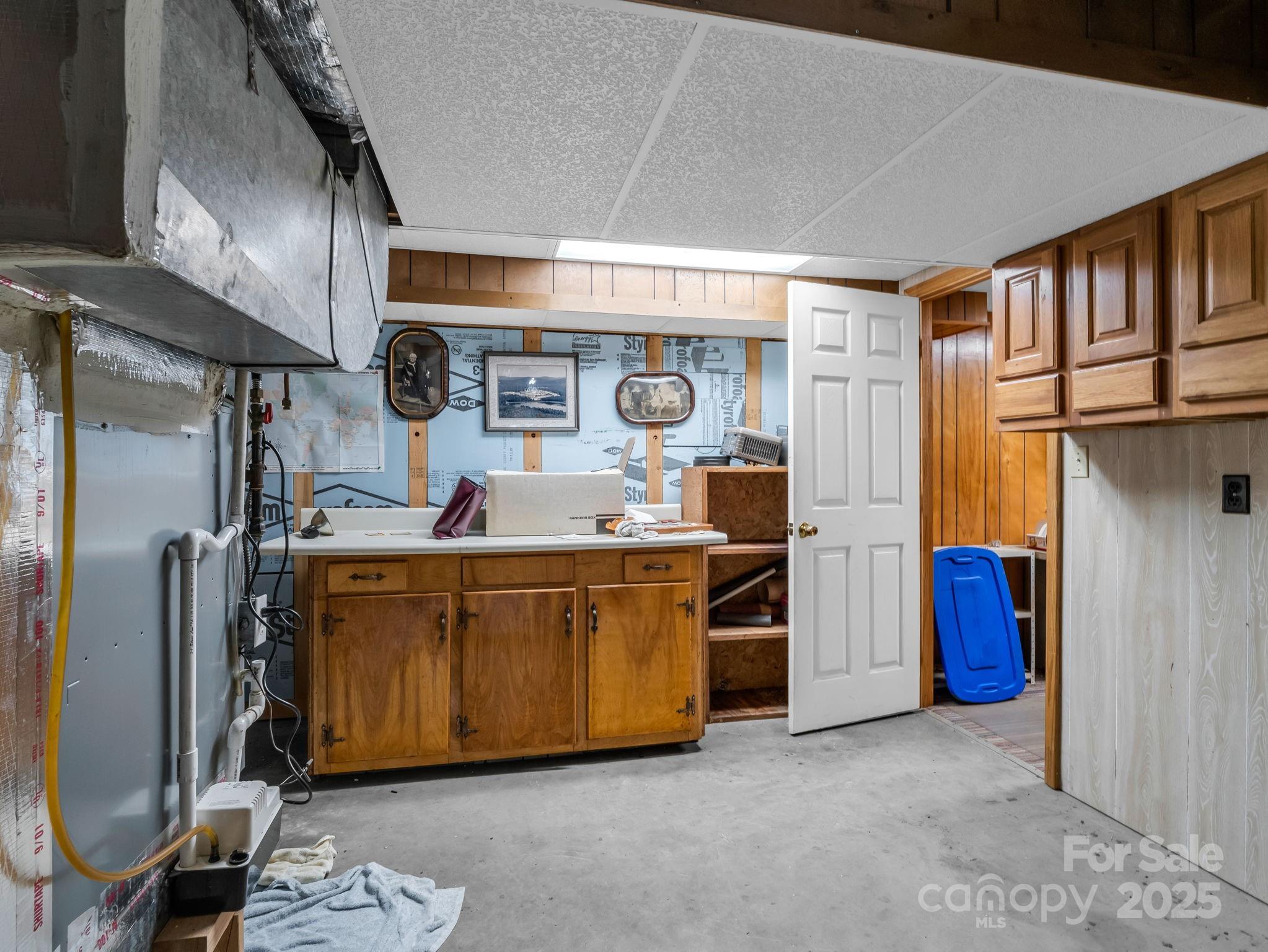 136 Old Tanglewood Trail — Hendersonville