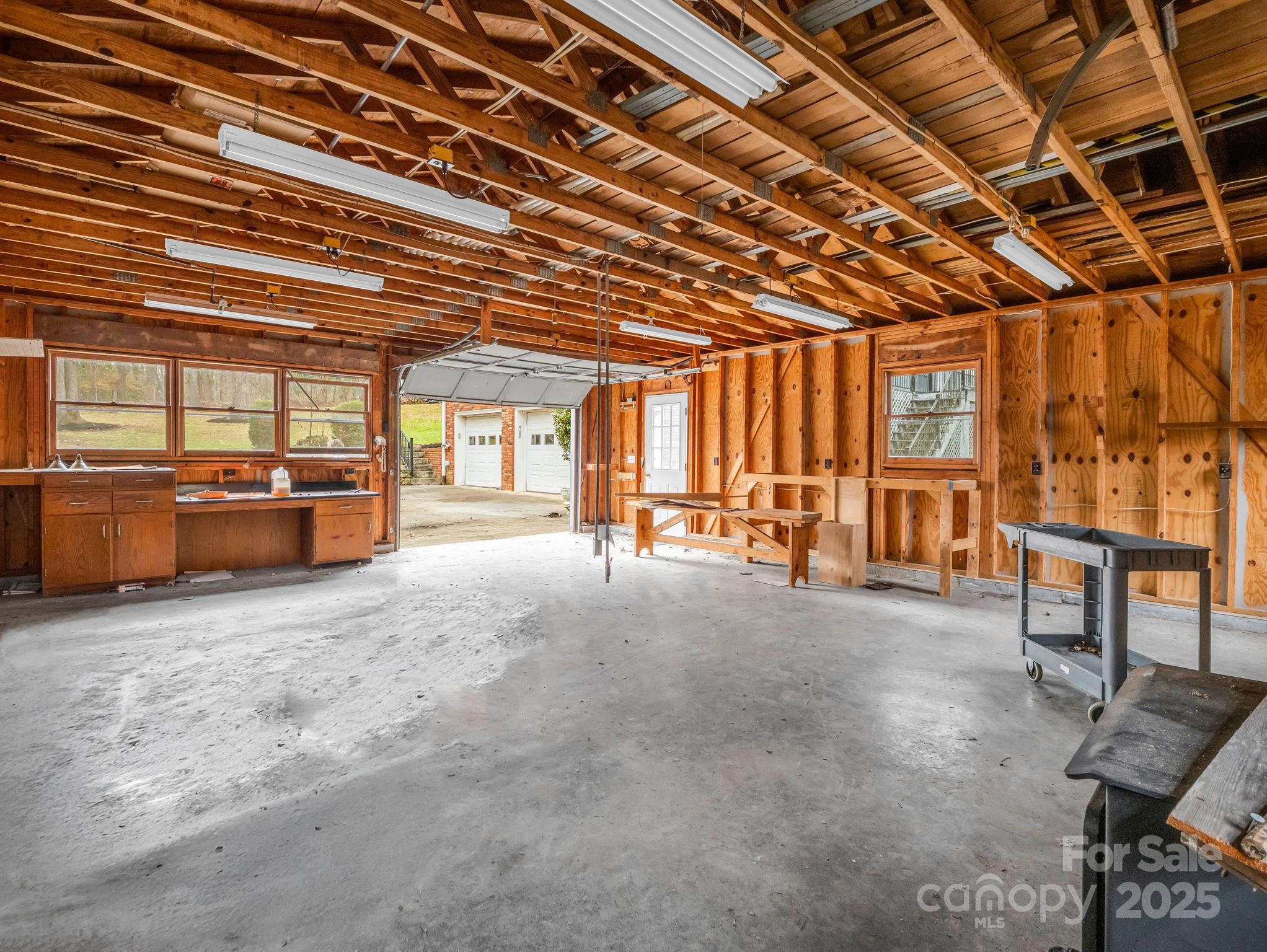136 Old Tanglewood Trail — Hendersonville