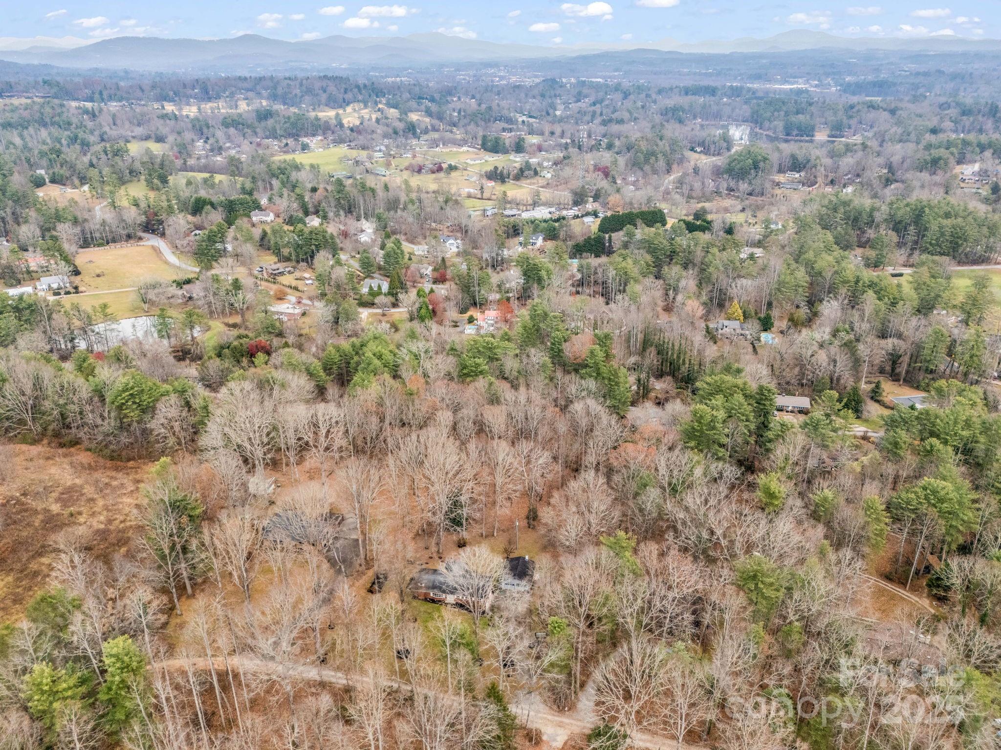 136 Old Tanglewood Trail — Hendersonville