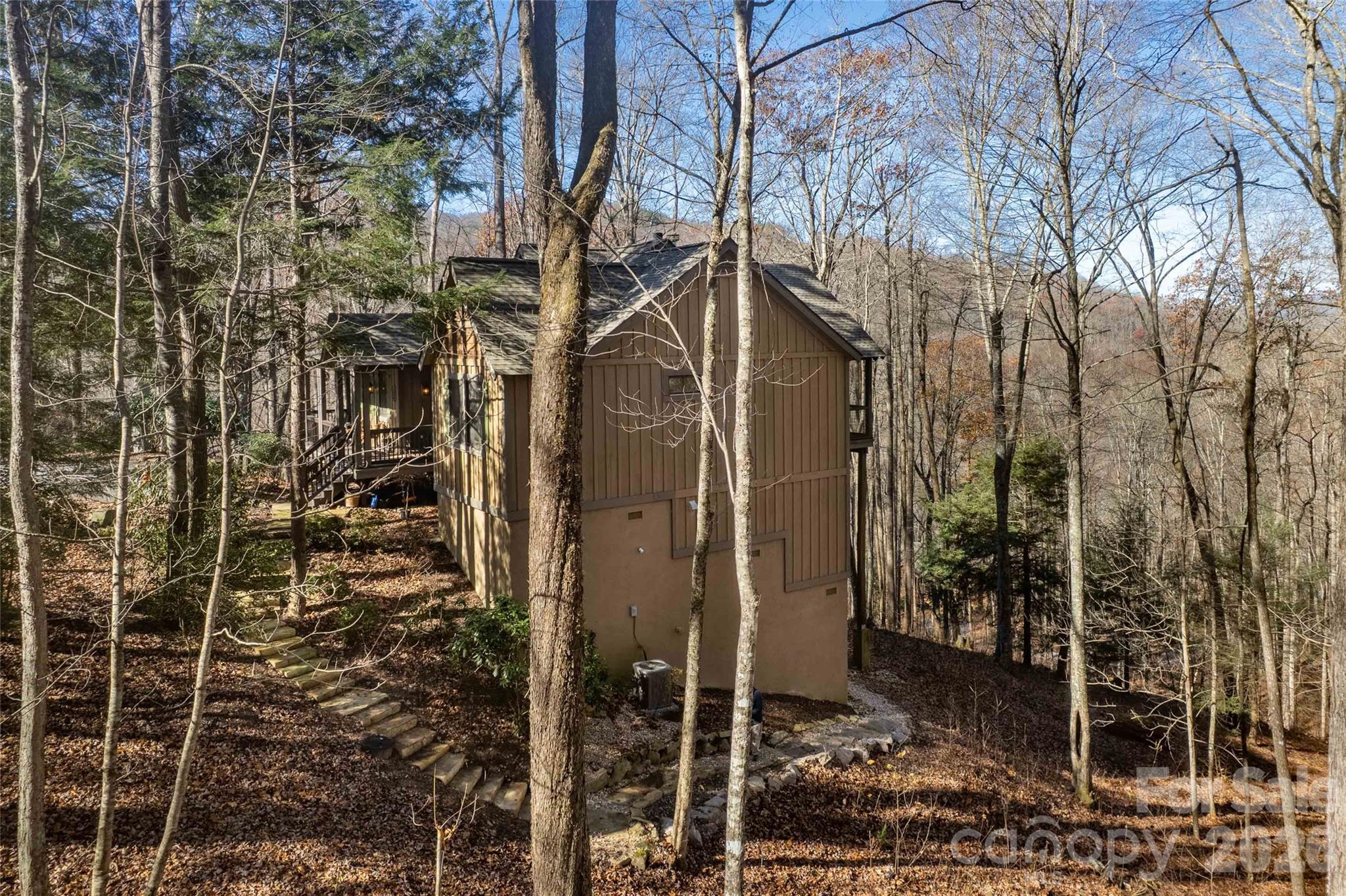 126 Mossycup Court — Tuckasegee