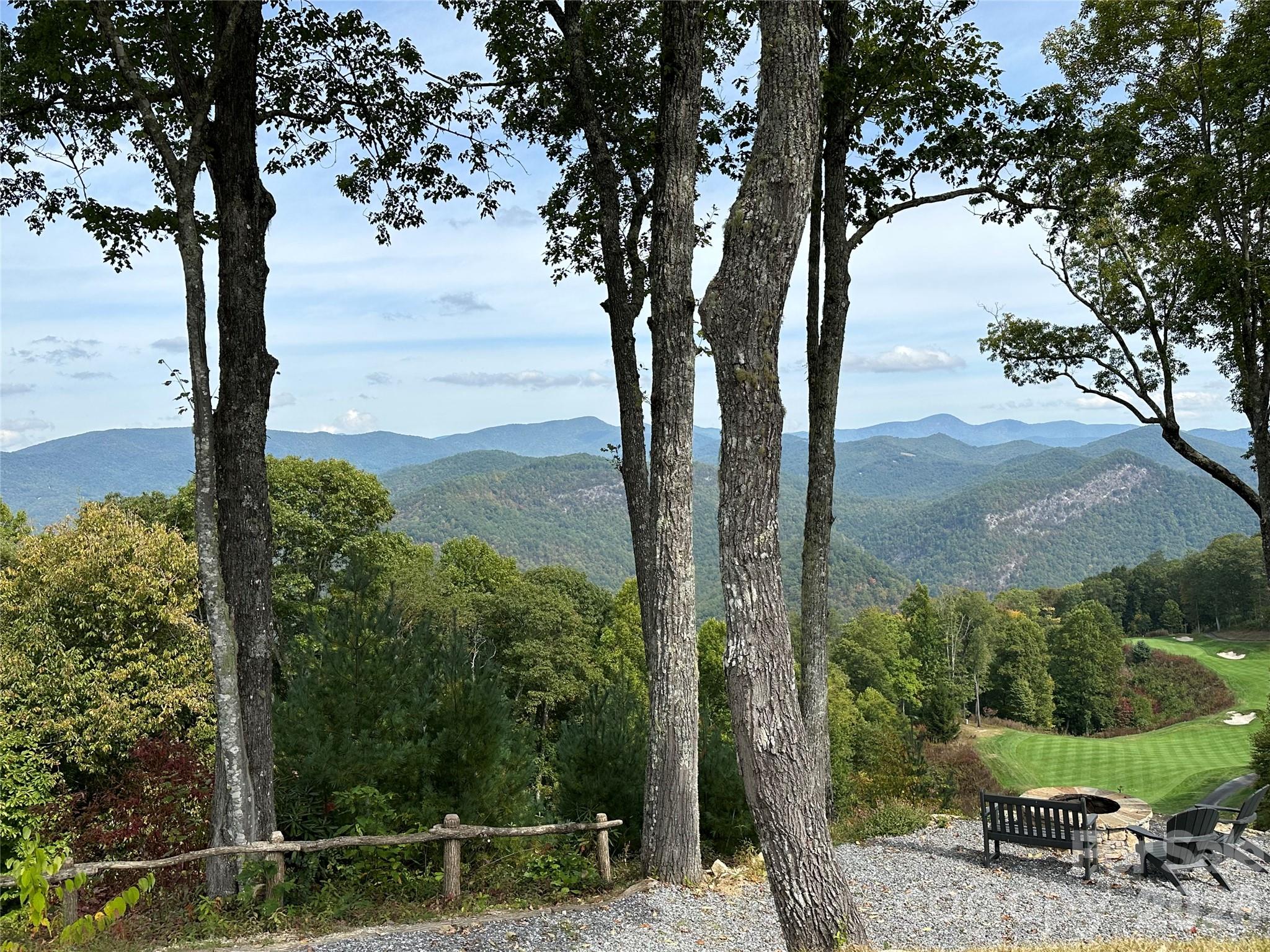 126 Mossycup Court — Tuckasegee