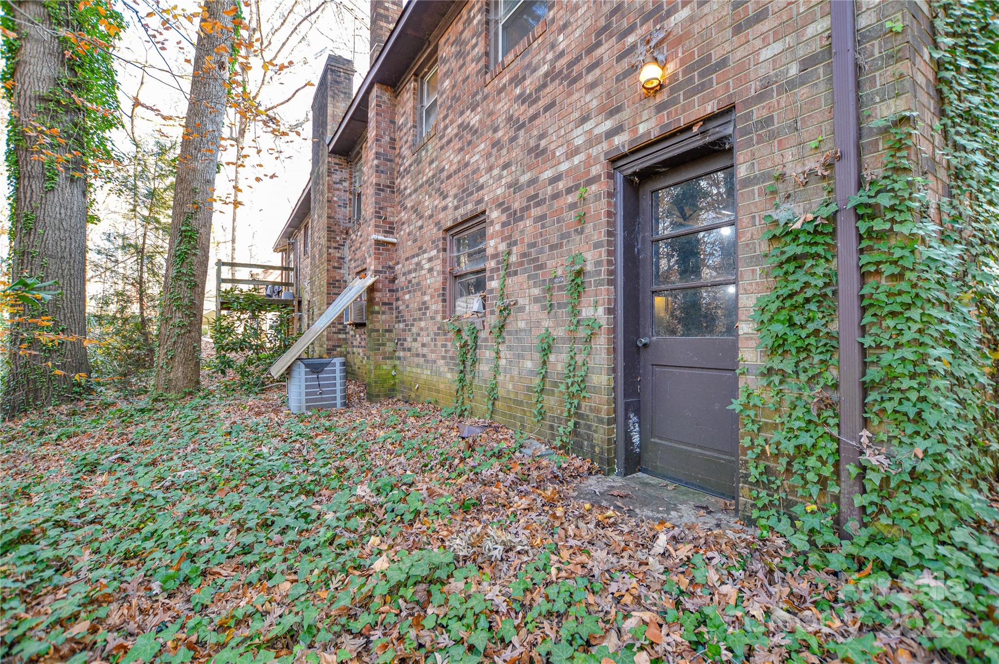 1405 Forest Park Drive — Statesville
