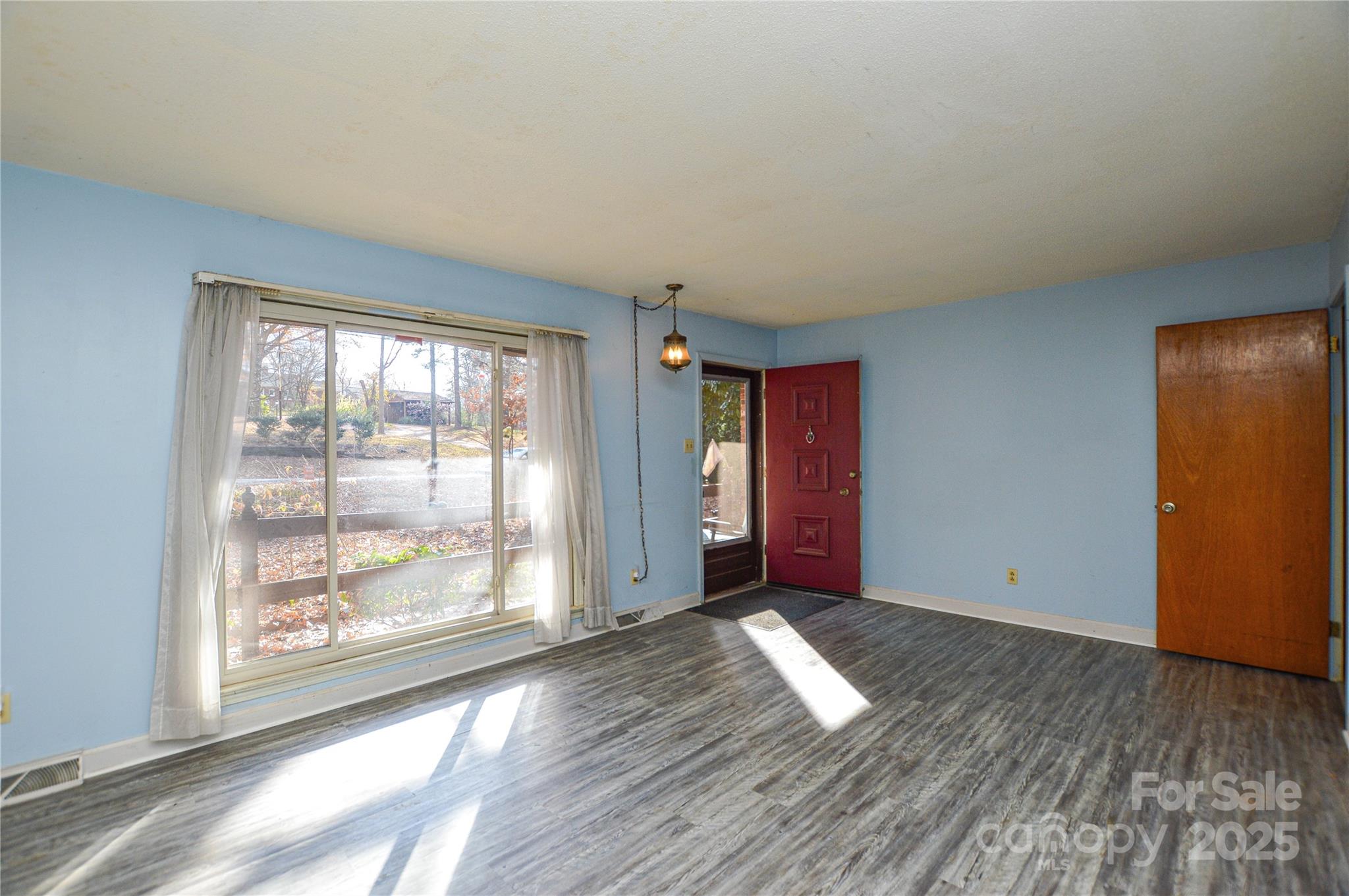 1405 Forest Park Drive — Statesville