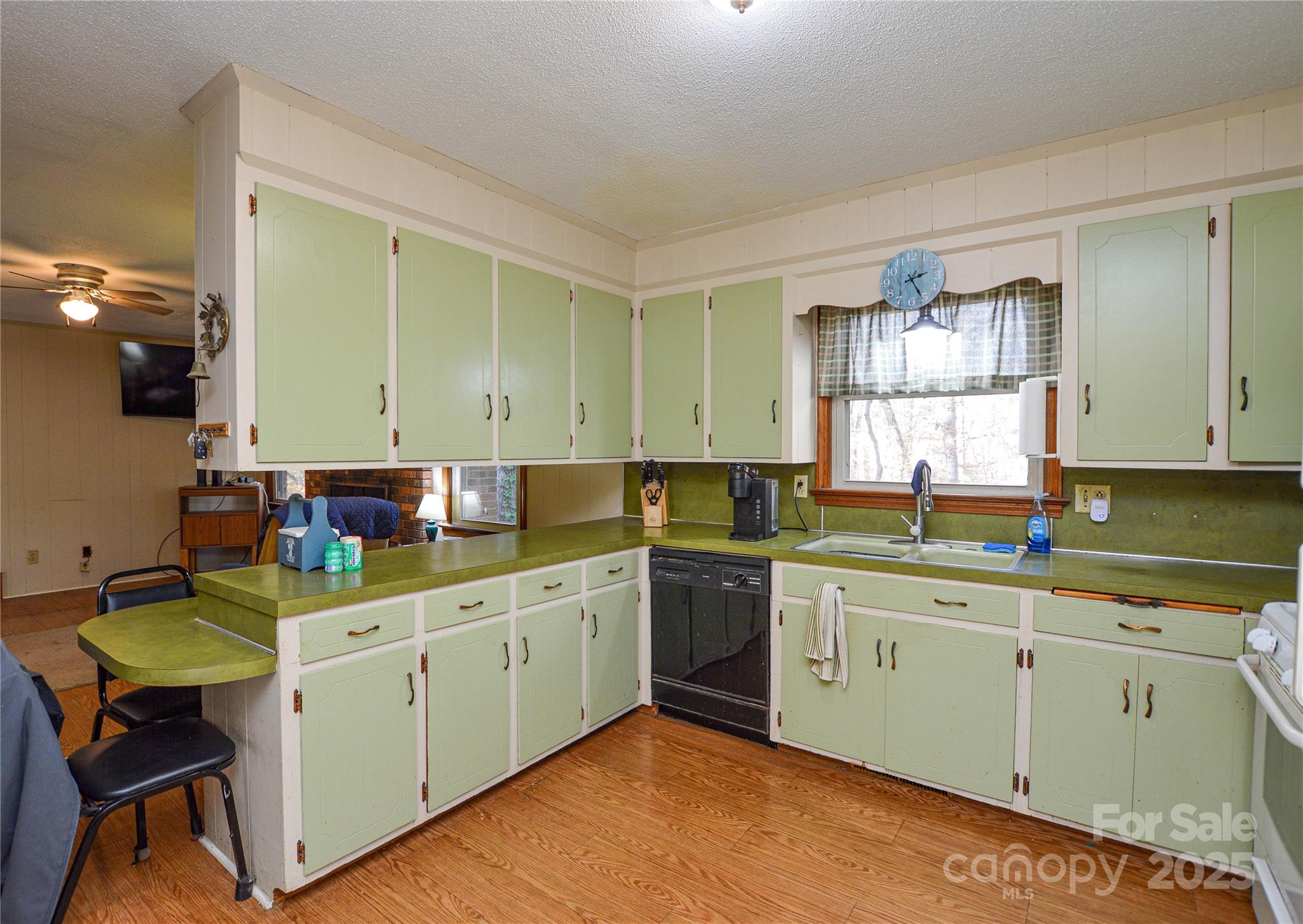 1405 Forest Park Drive — Statesville